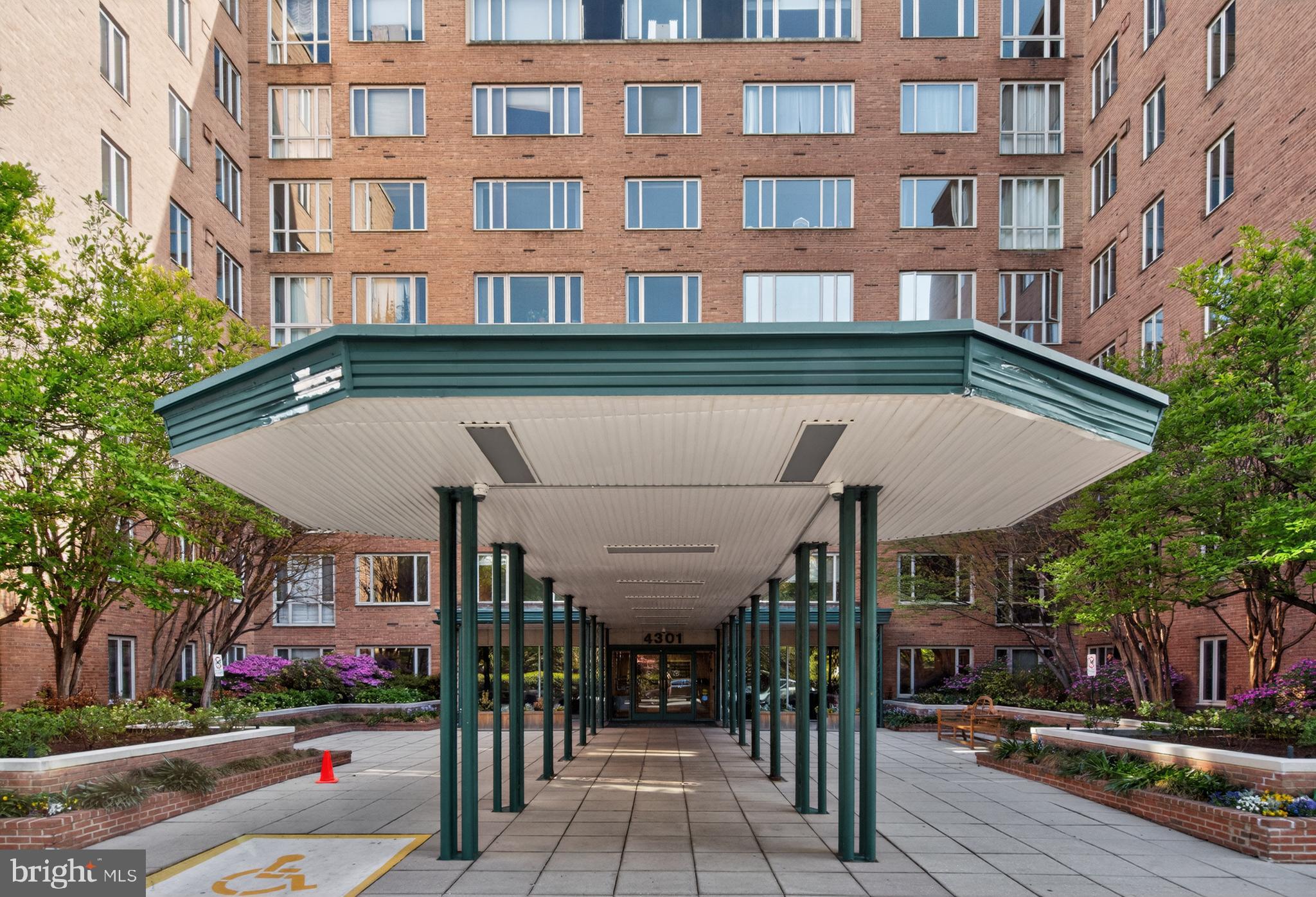 4301 MASSACHUSETTS AVENUE NW 3004