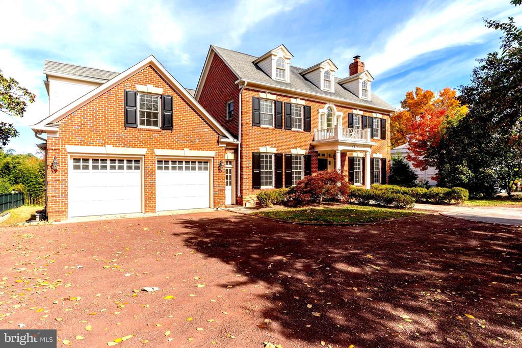 4011 BRADLEY LANE