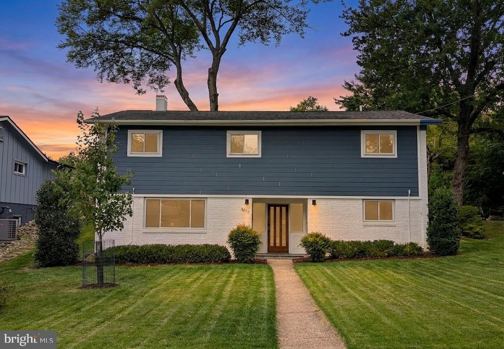 9834 CHERRY TREE LANE