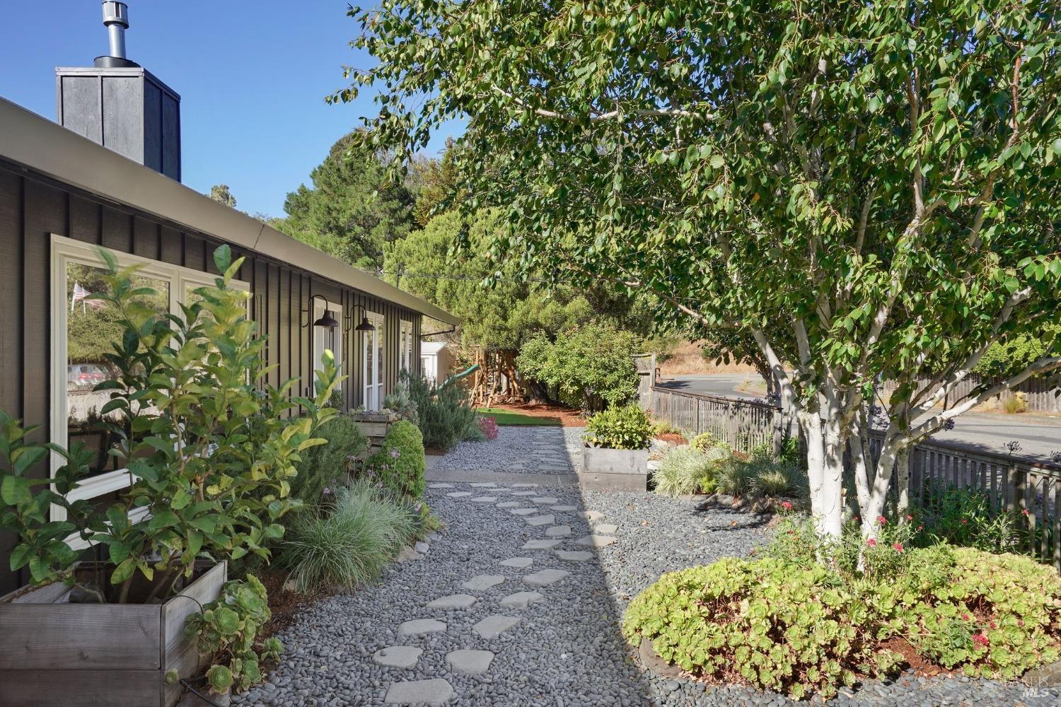 302 Enterprise Concourse