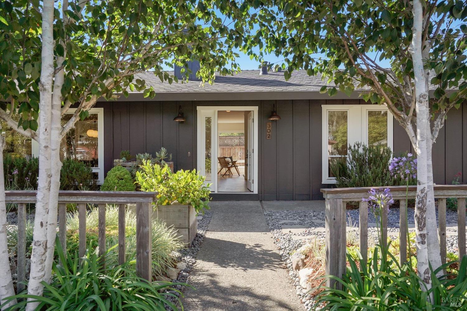 302 Enterprise Concourse