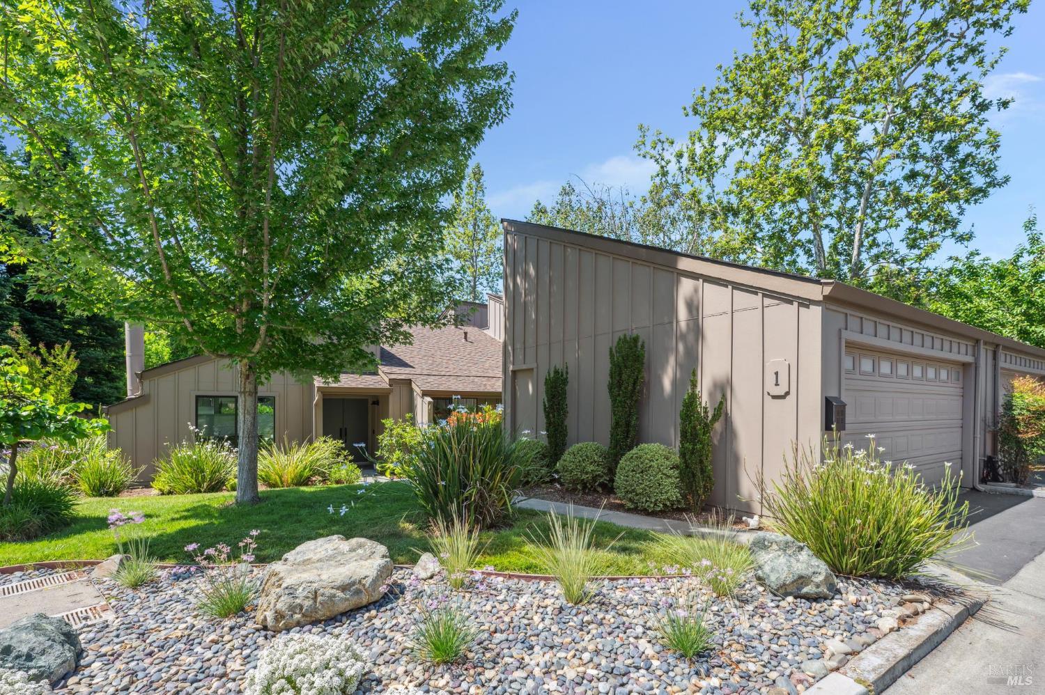 1 Chapparal Ct