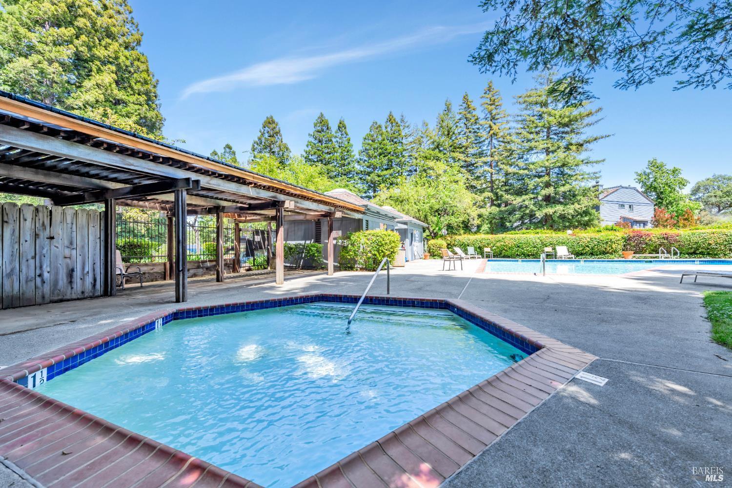 114 Aronia Ln