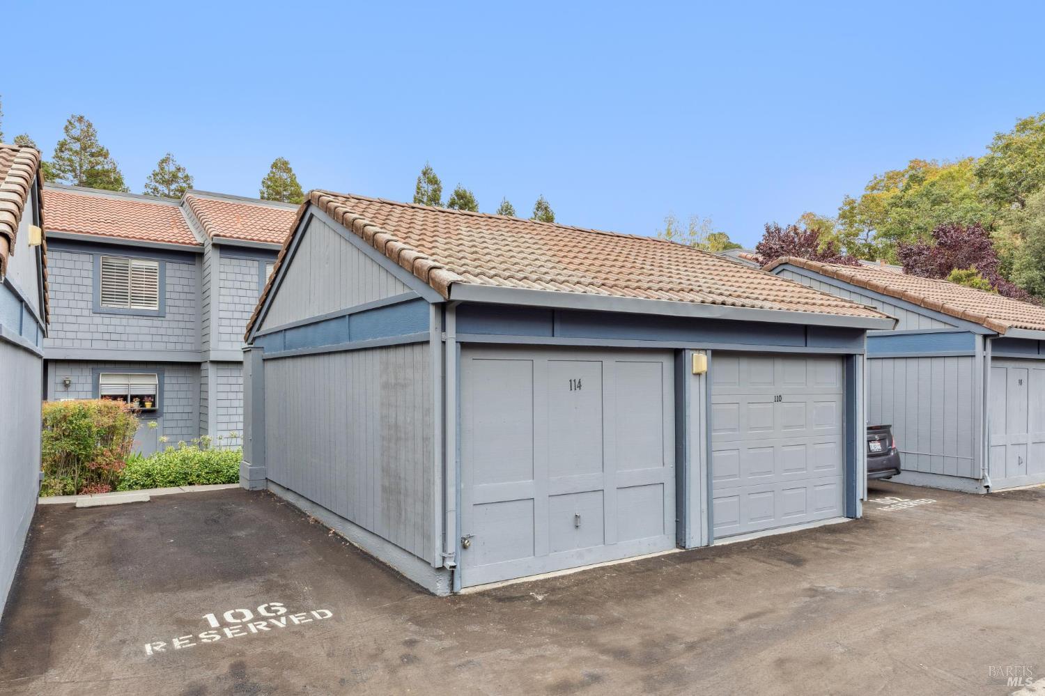 114 Aronia Ln