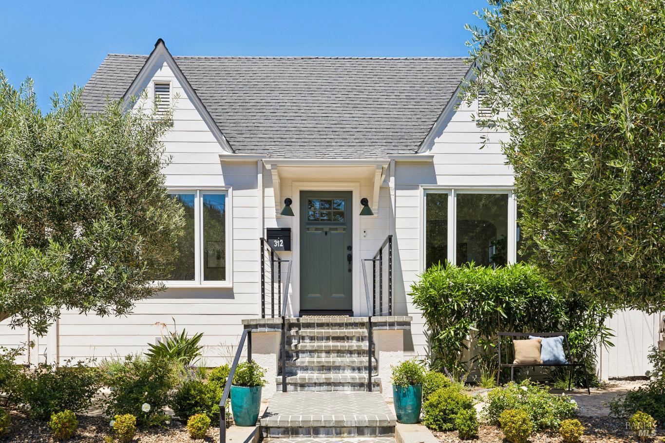 312 Oakdale Avenue