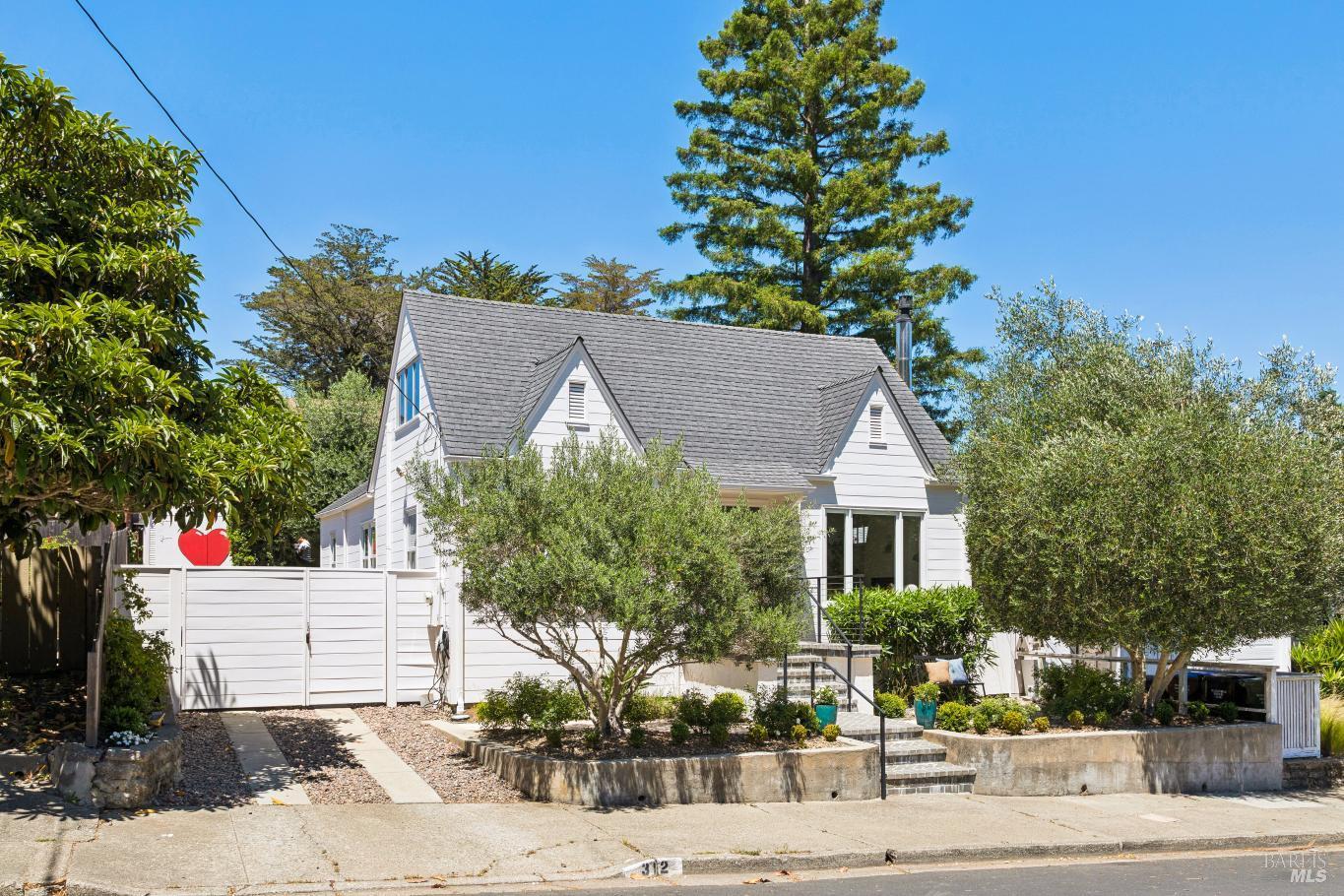 312 Oakdale Avenue