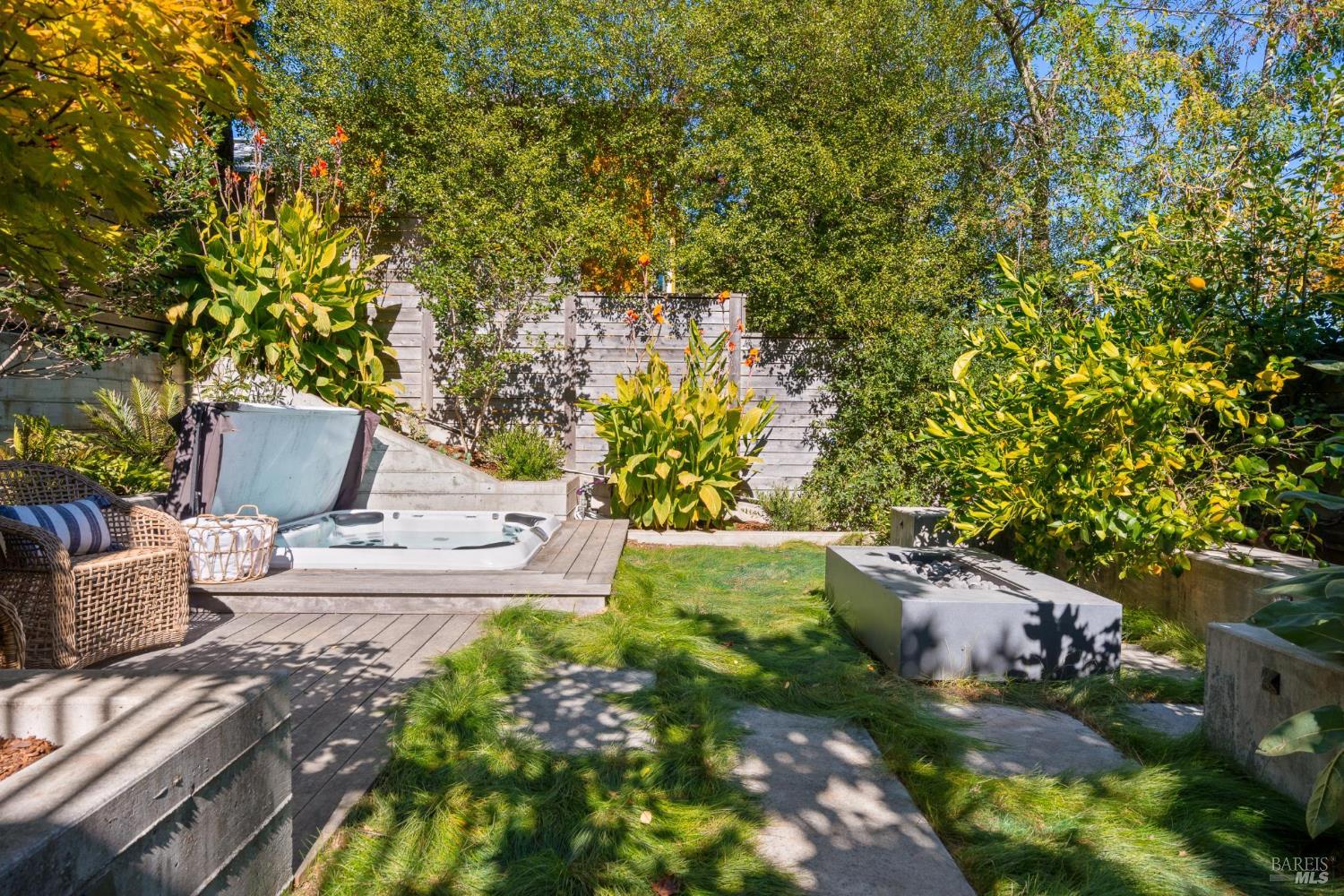 188 Almonte Boulevard