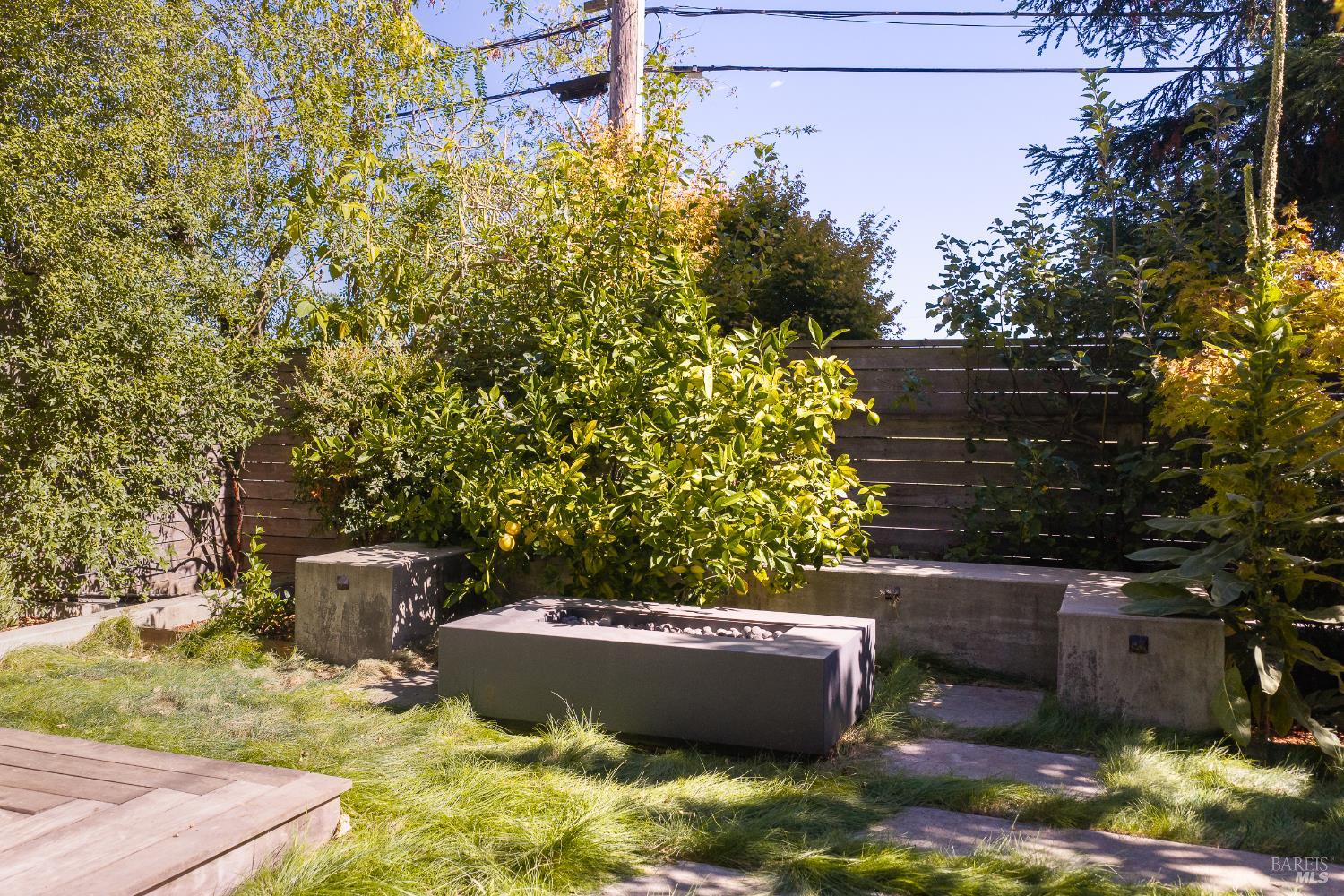 188 Almonte Boulevard