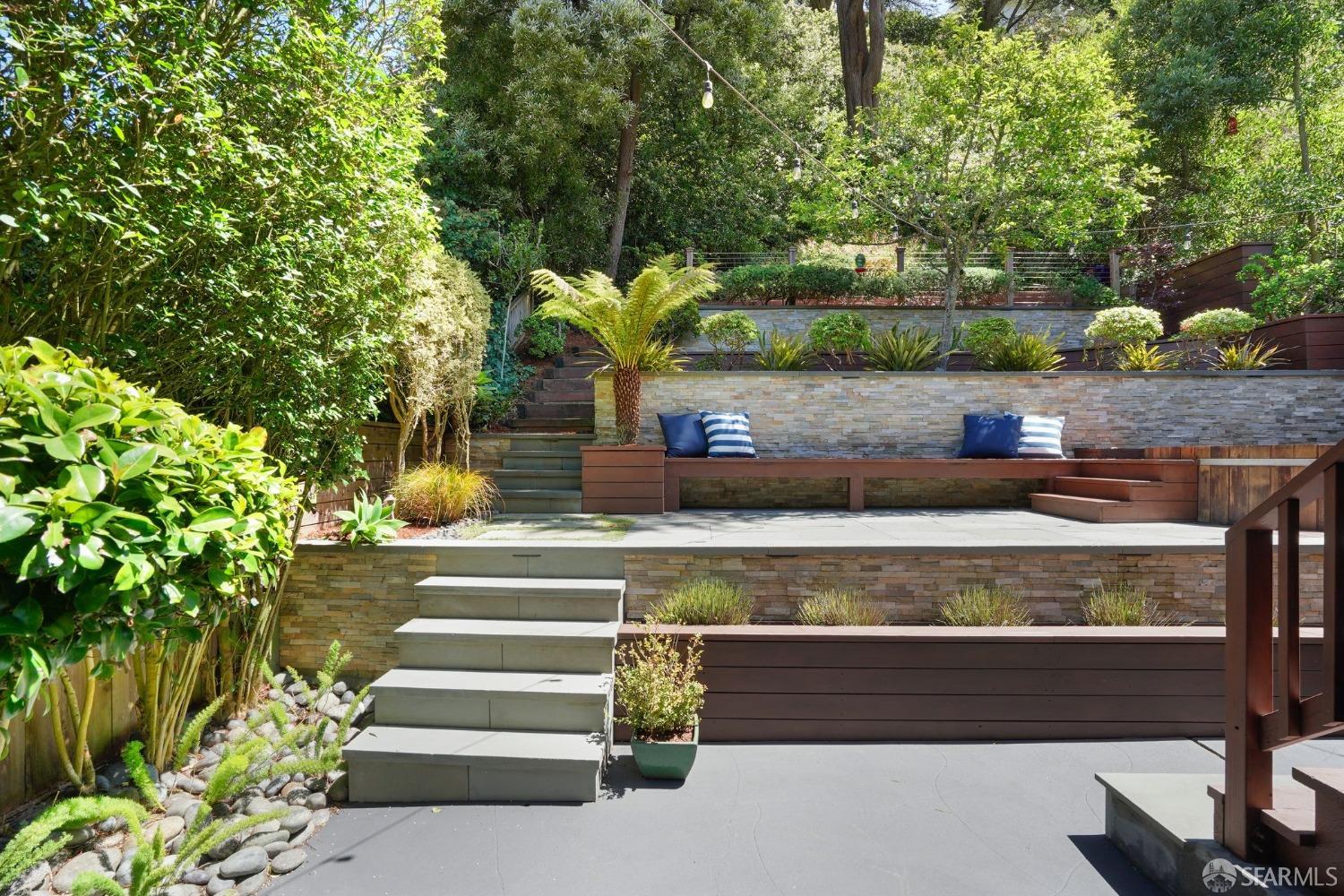 216 Dellbrook Avenue