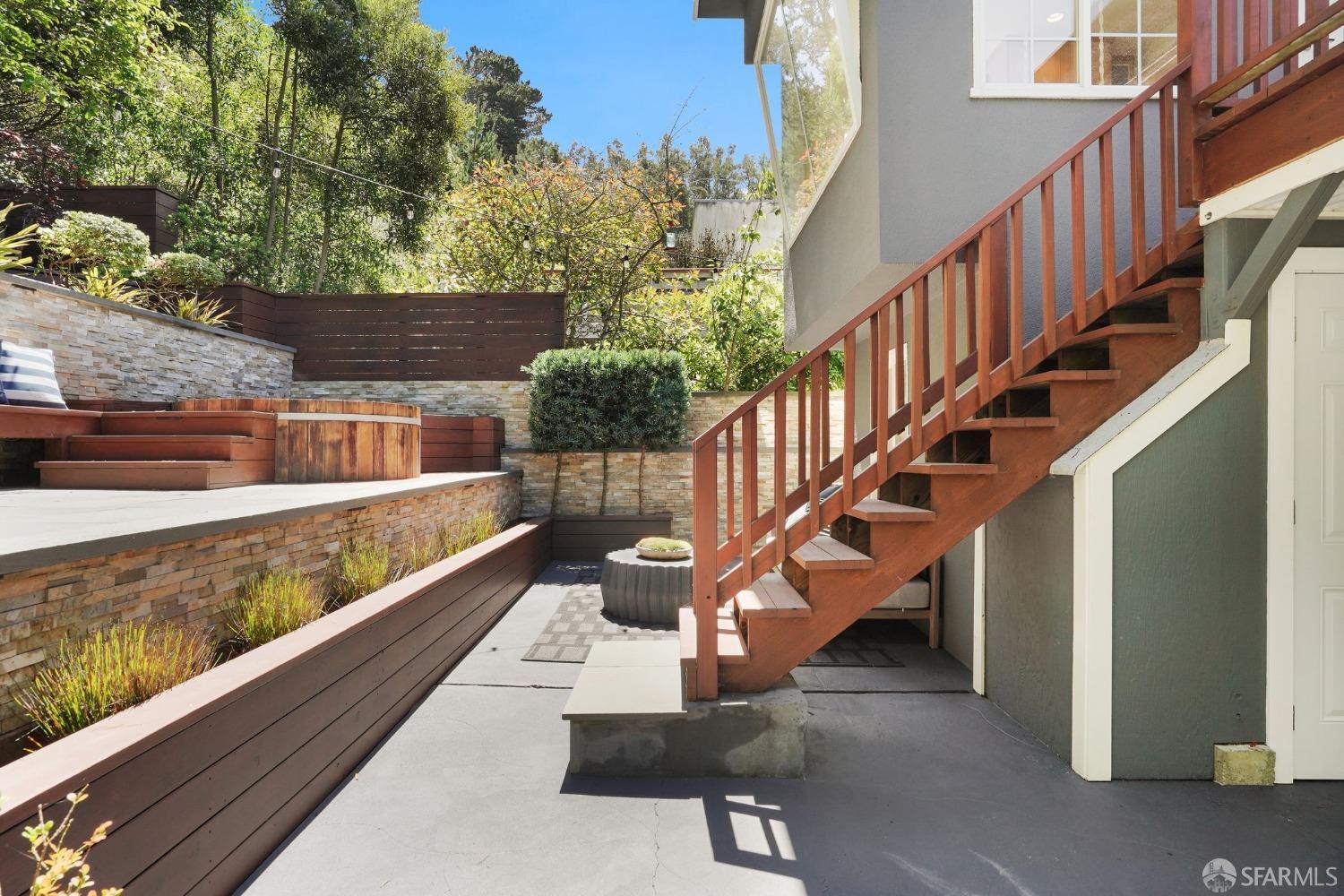 216 Dellbrook Avenue