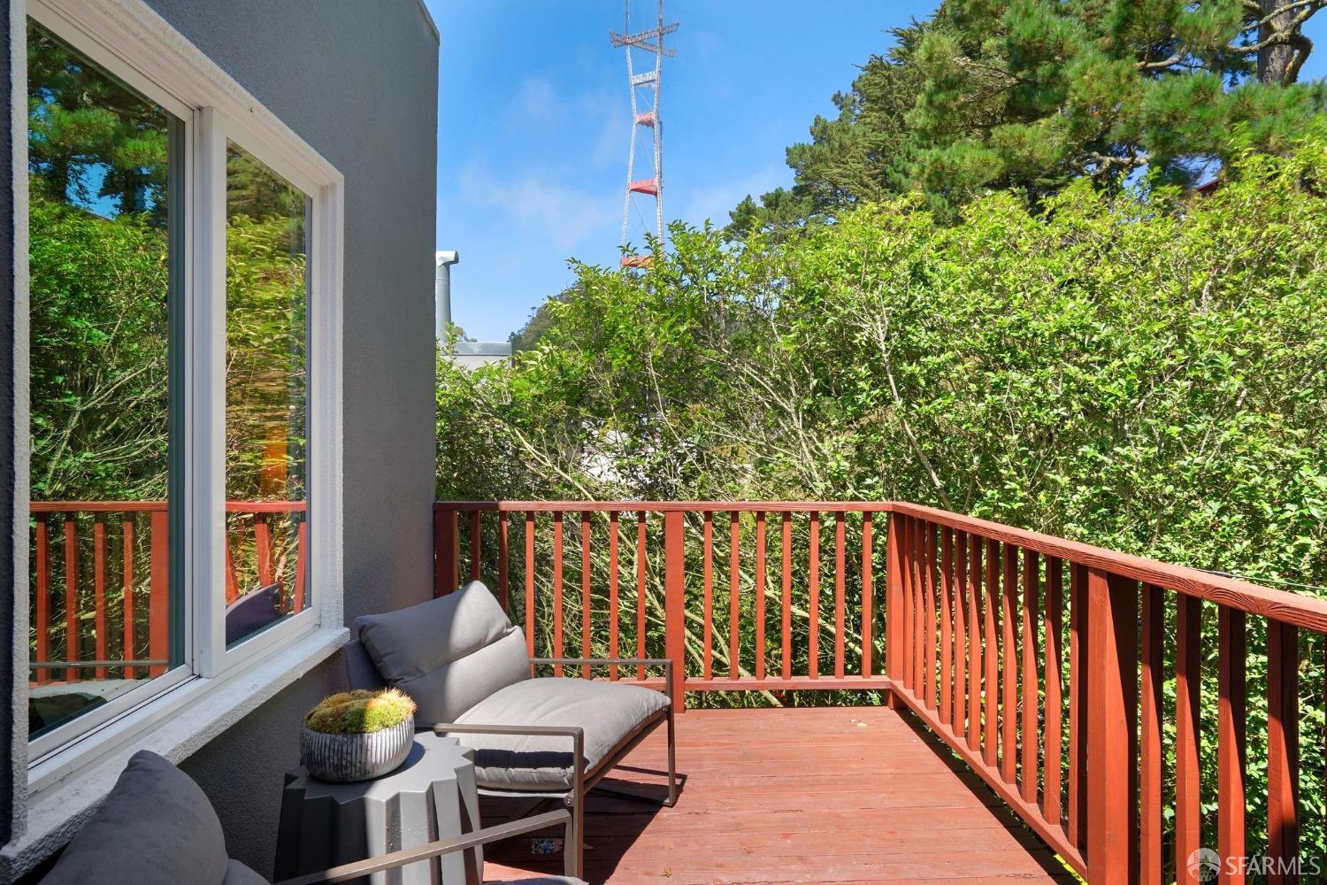 216 Dellbrook Avenue