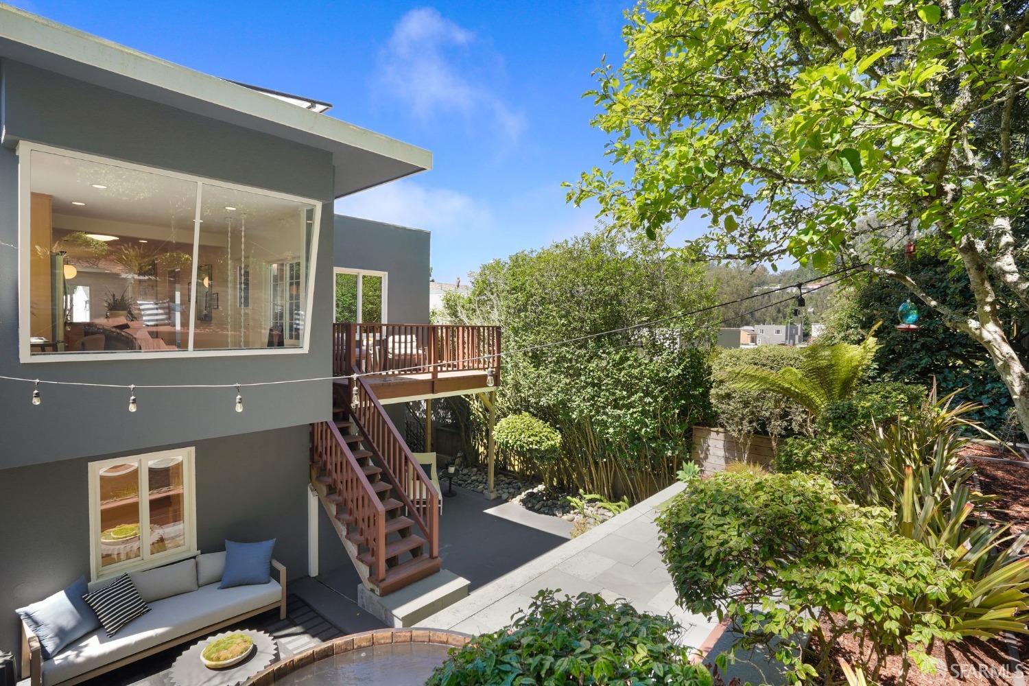 216 Dellbrook Avenue