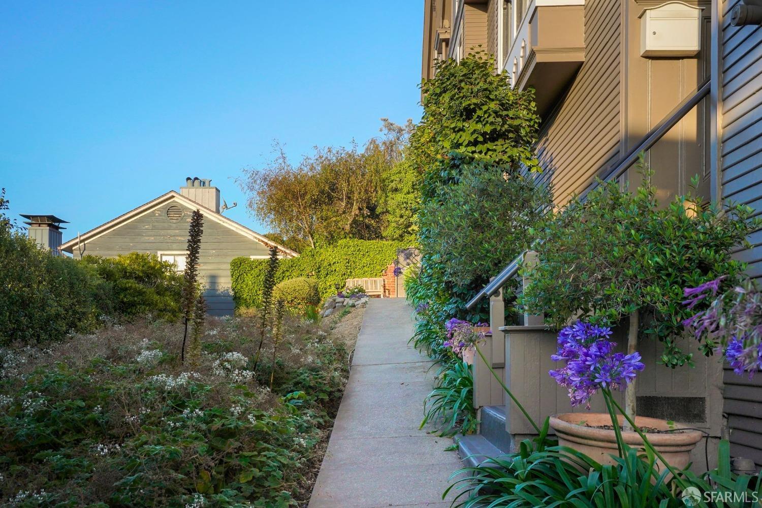 2548 Hyde Street