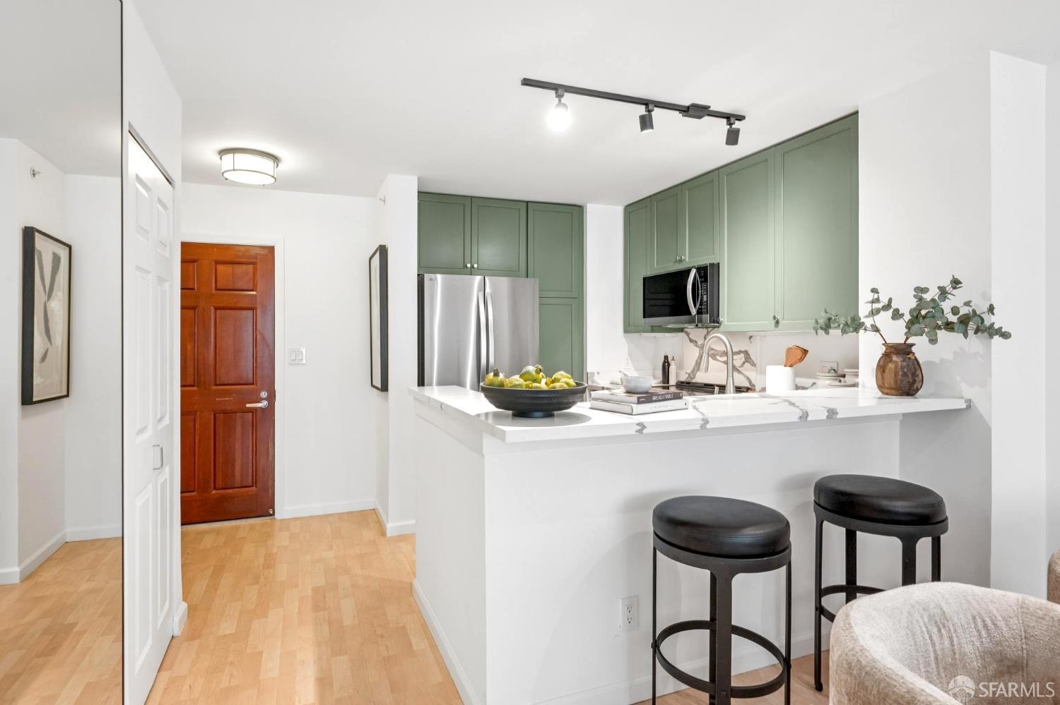 1483 Sutter Street # 401