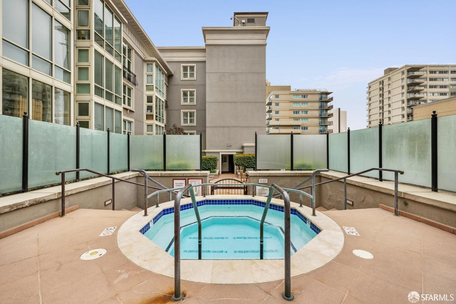 1483 Sutter Street # 401