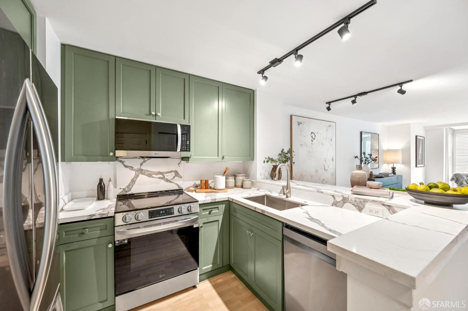 1483 Sutter Street # 401