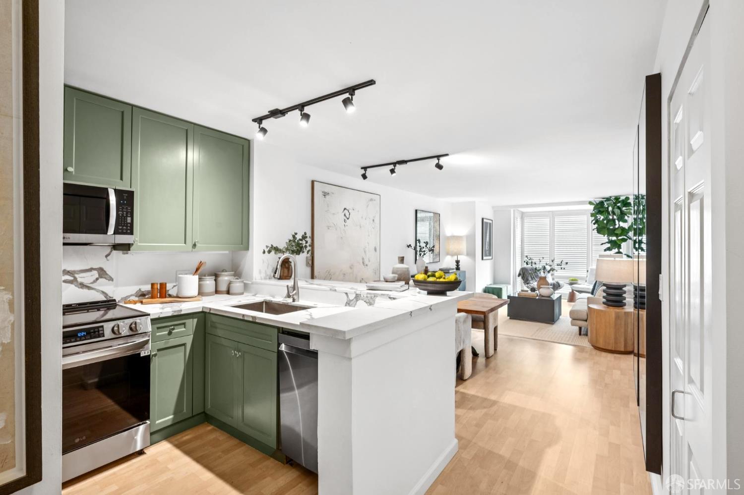 1483 Sutter Street # 401