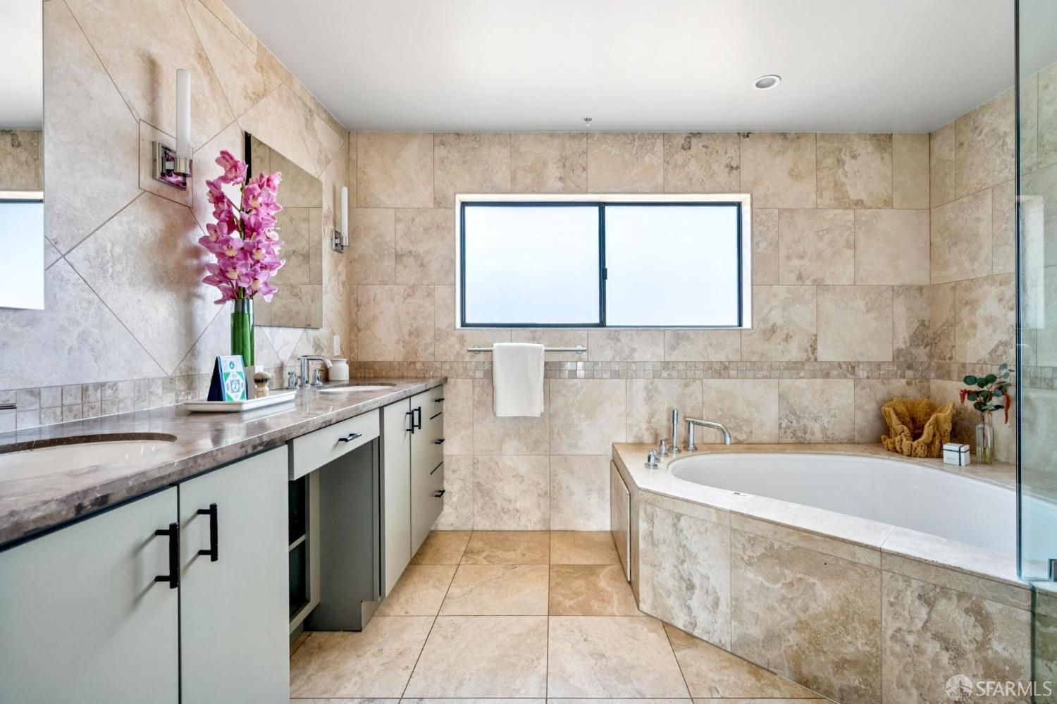 647 Grand View Avenue # 4