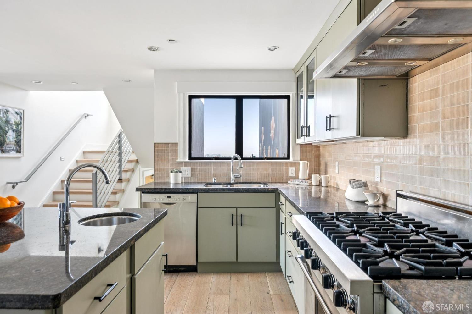 647 Grand View Avenue # 4