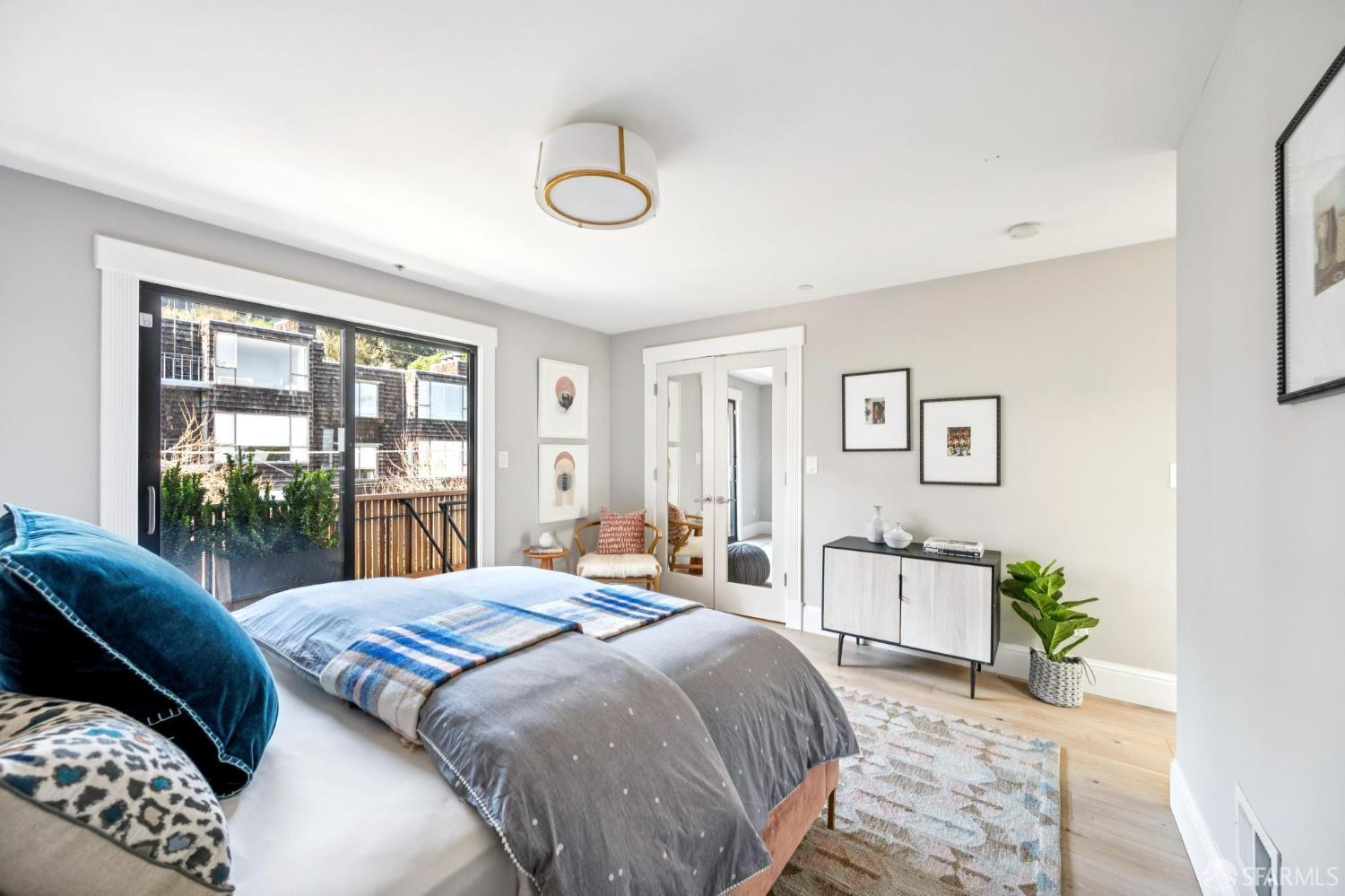 647 Grand View Avenue # 4