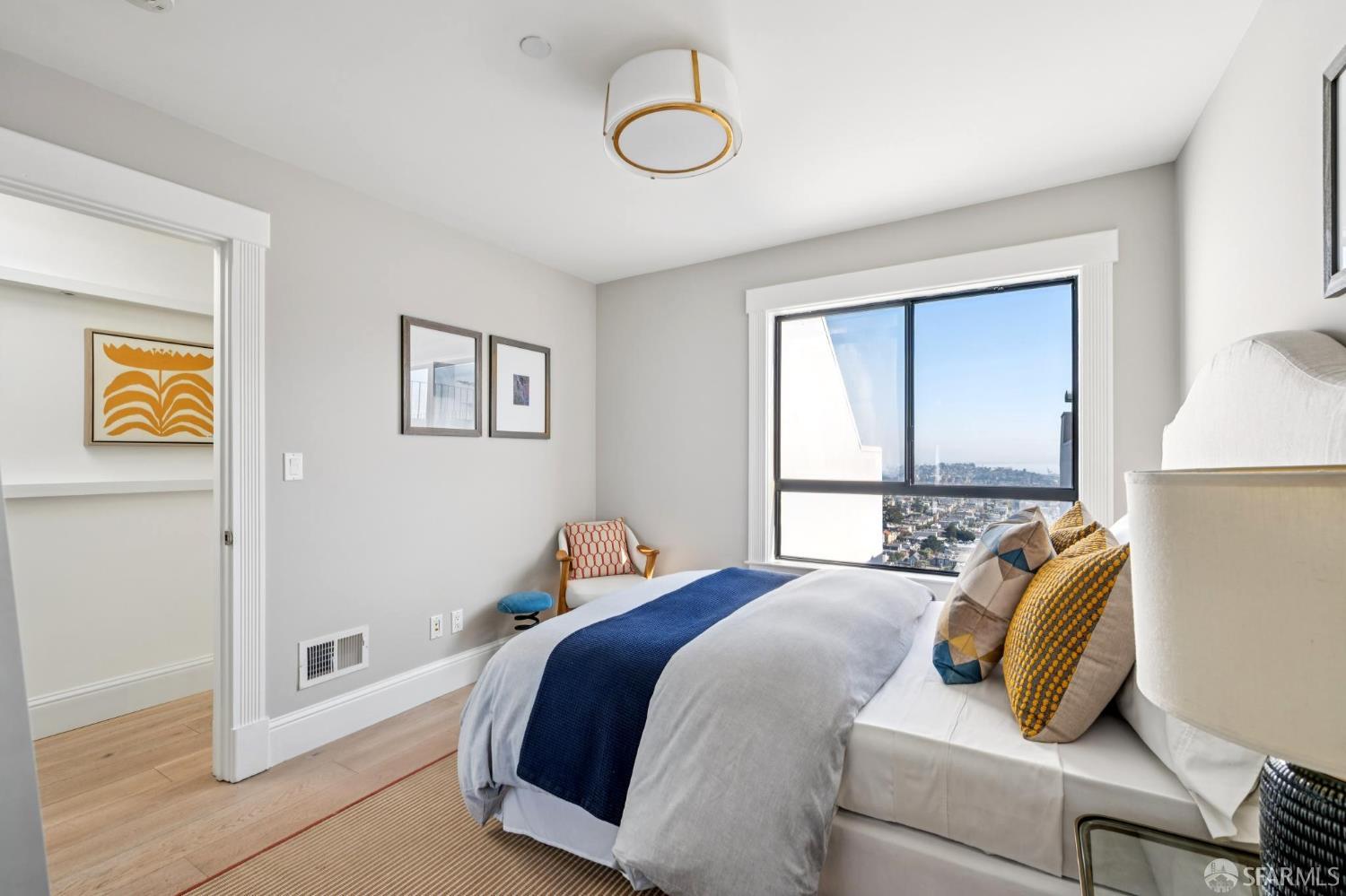 647 Grand View Avenue # 4