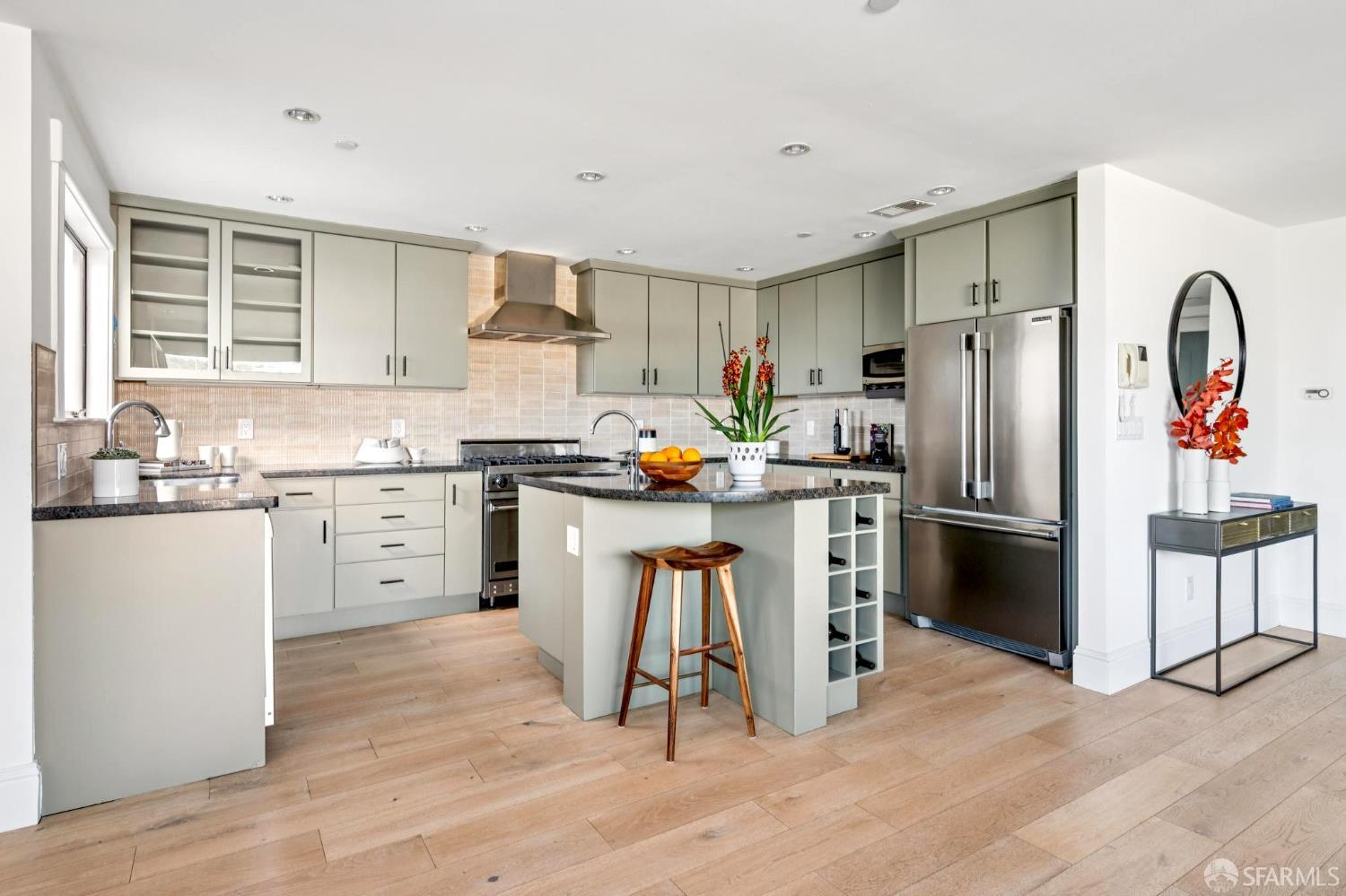 647 Grand View Avenue # 4