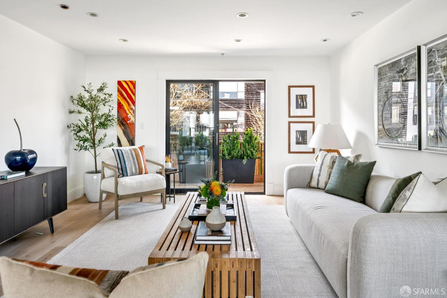 647 Grand View Avenue # 4