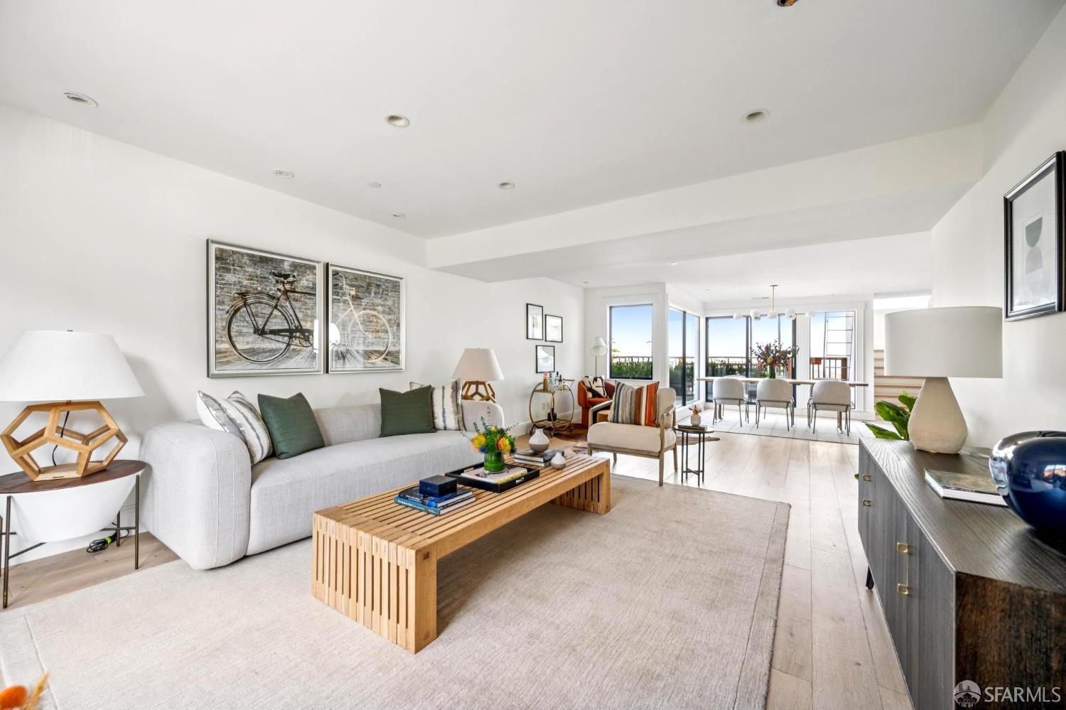 647 Grand View Avenue # 4