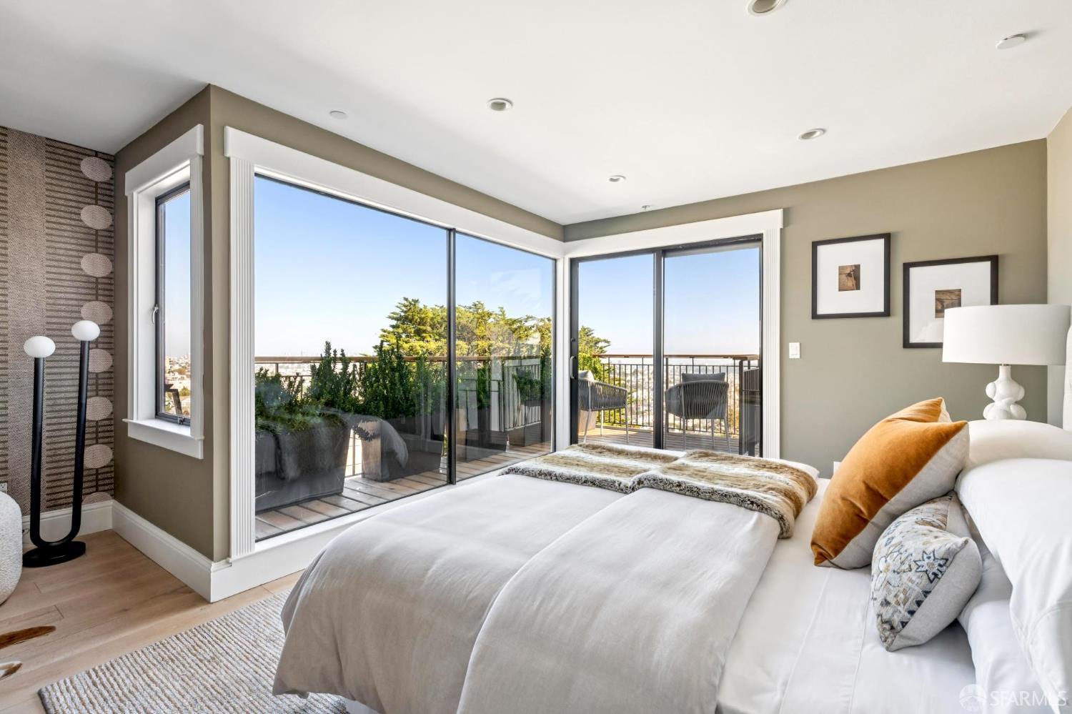 647 Grand View Avenue # 4