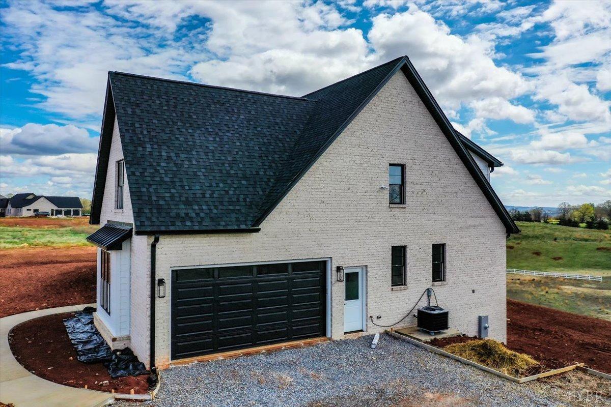 116 Stables Lane