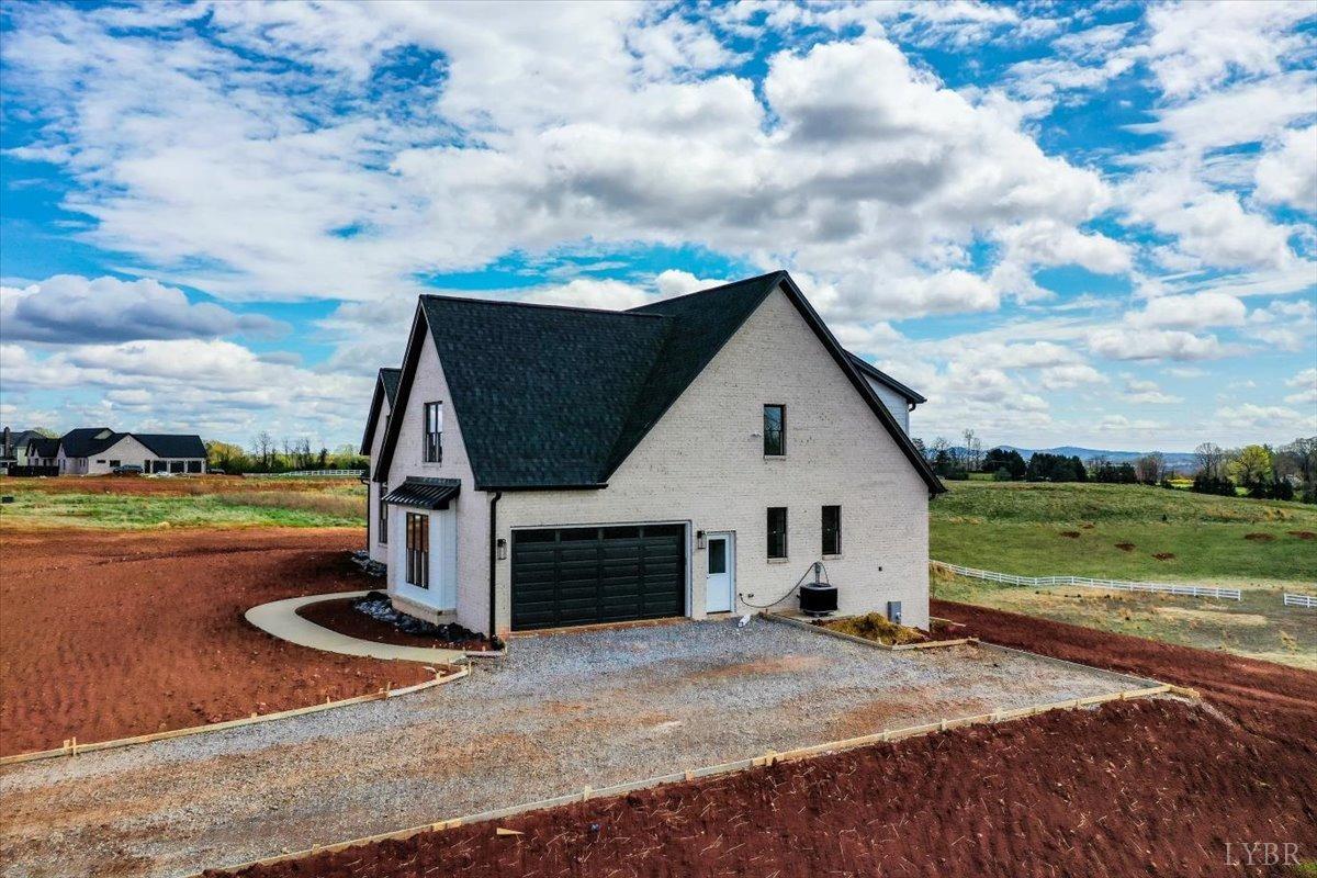 116 Stables Lane
