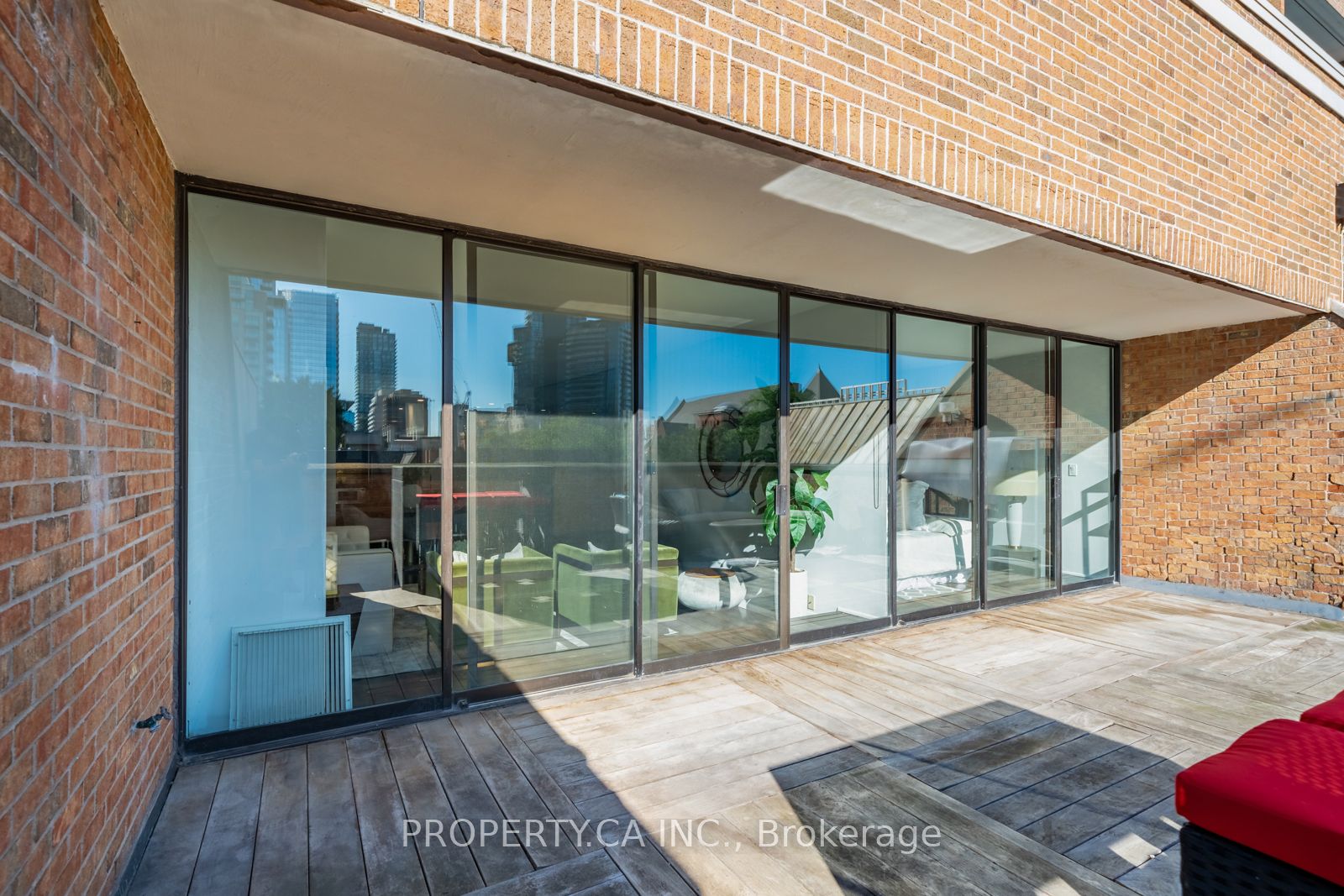 18A Hazelton Ave Unit: 304