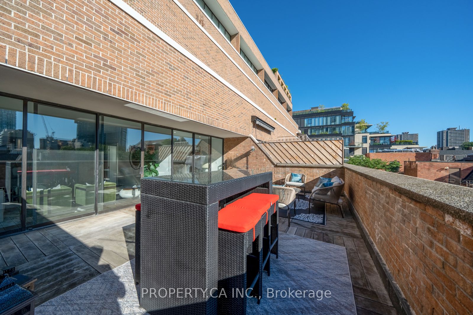 18A Hazelton Ave Unit: 304