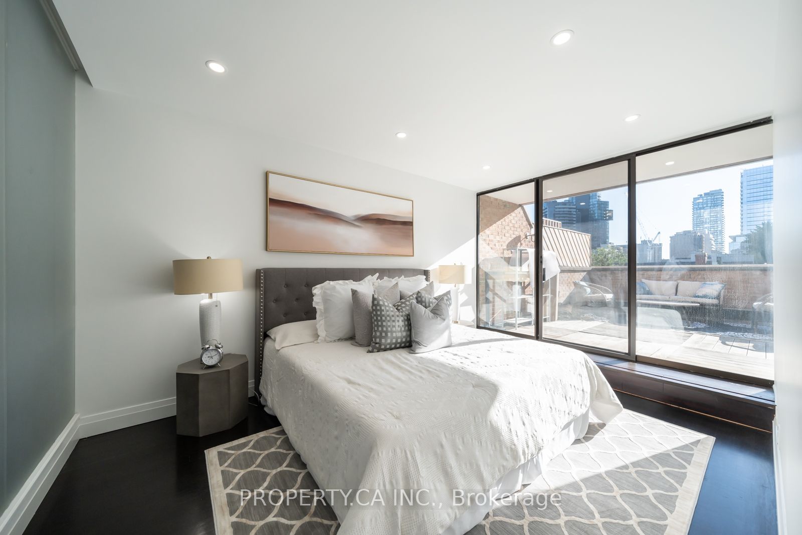 18A Hazelton Ave Unit: 304