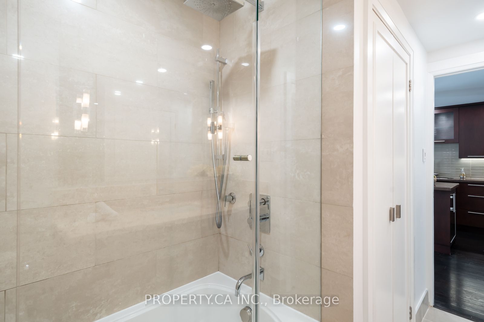 18A Hazelton Ave Unit: 304