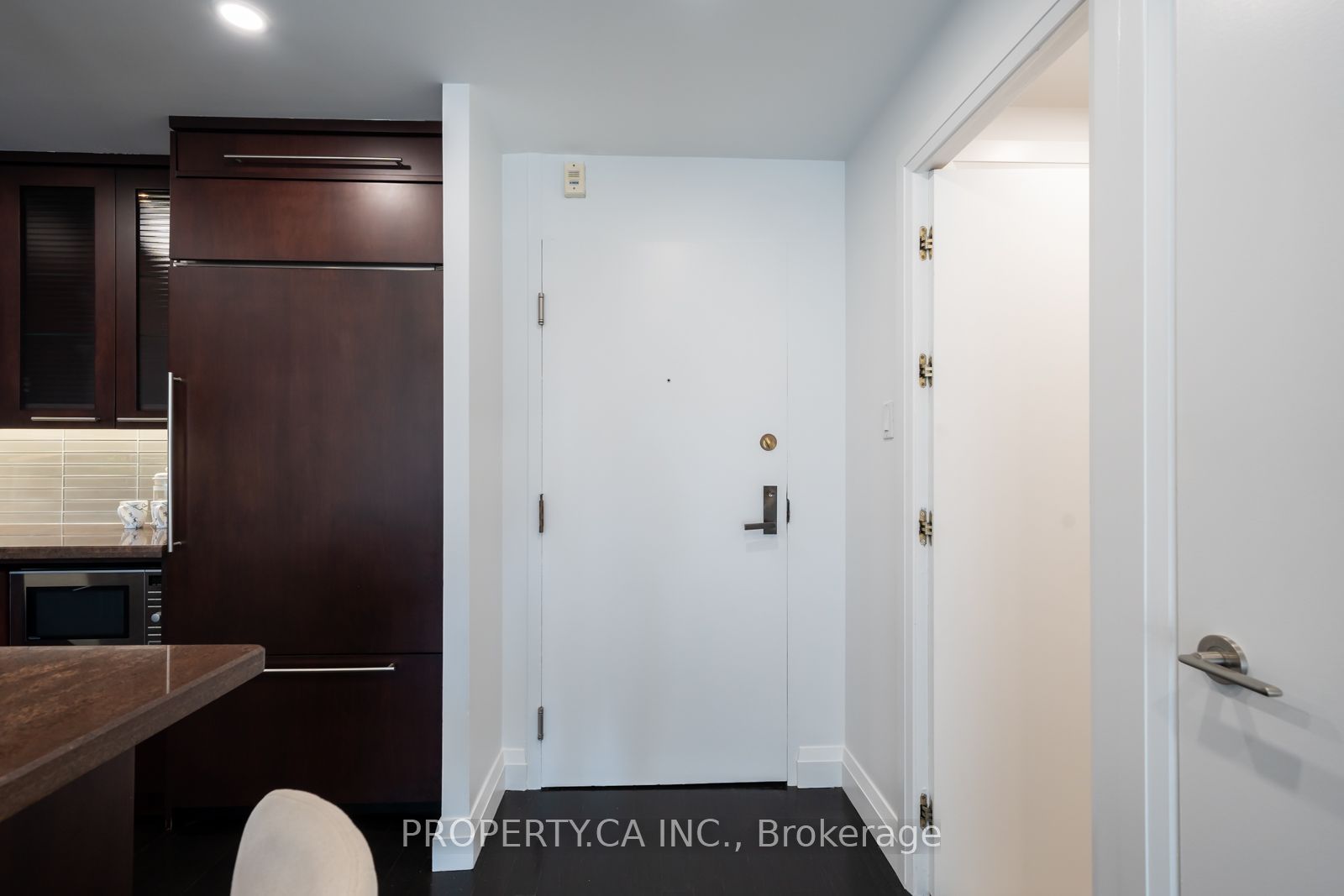 18A Hazelton Ave Unit: 304