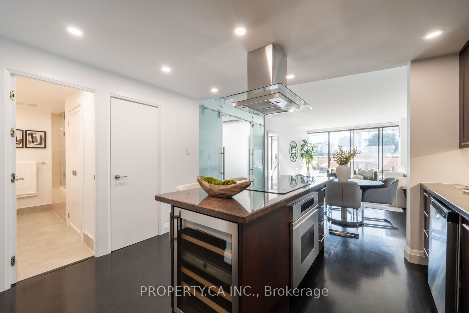 18A Hazelton Ave Unit: 304