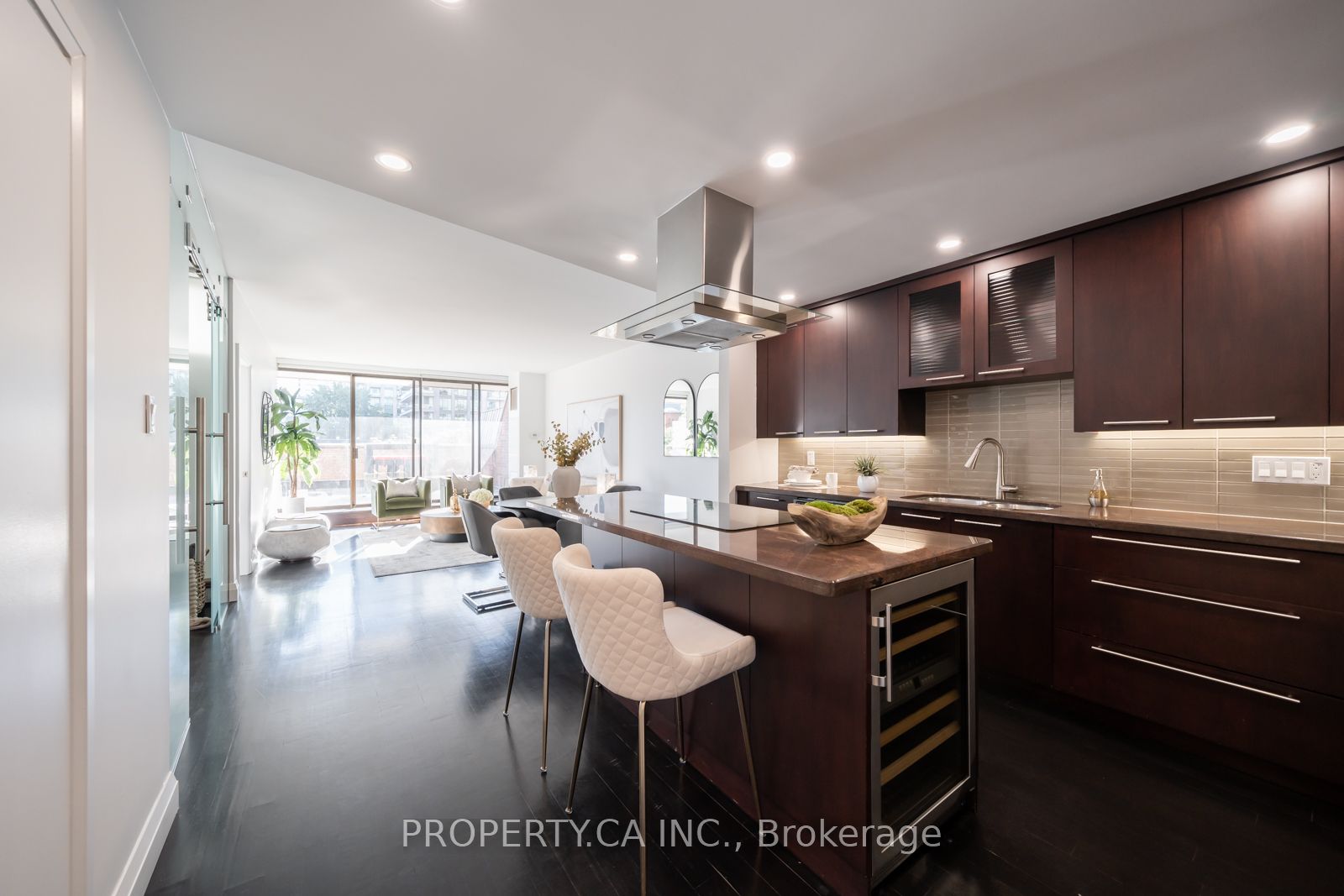 18A Hazelton Ave Unit: 304