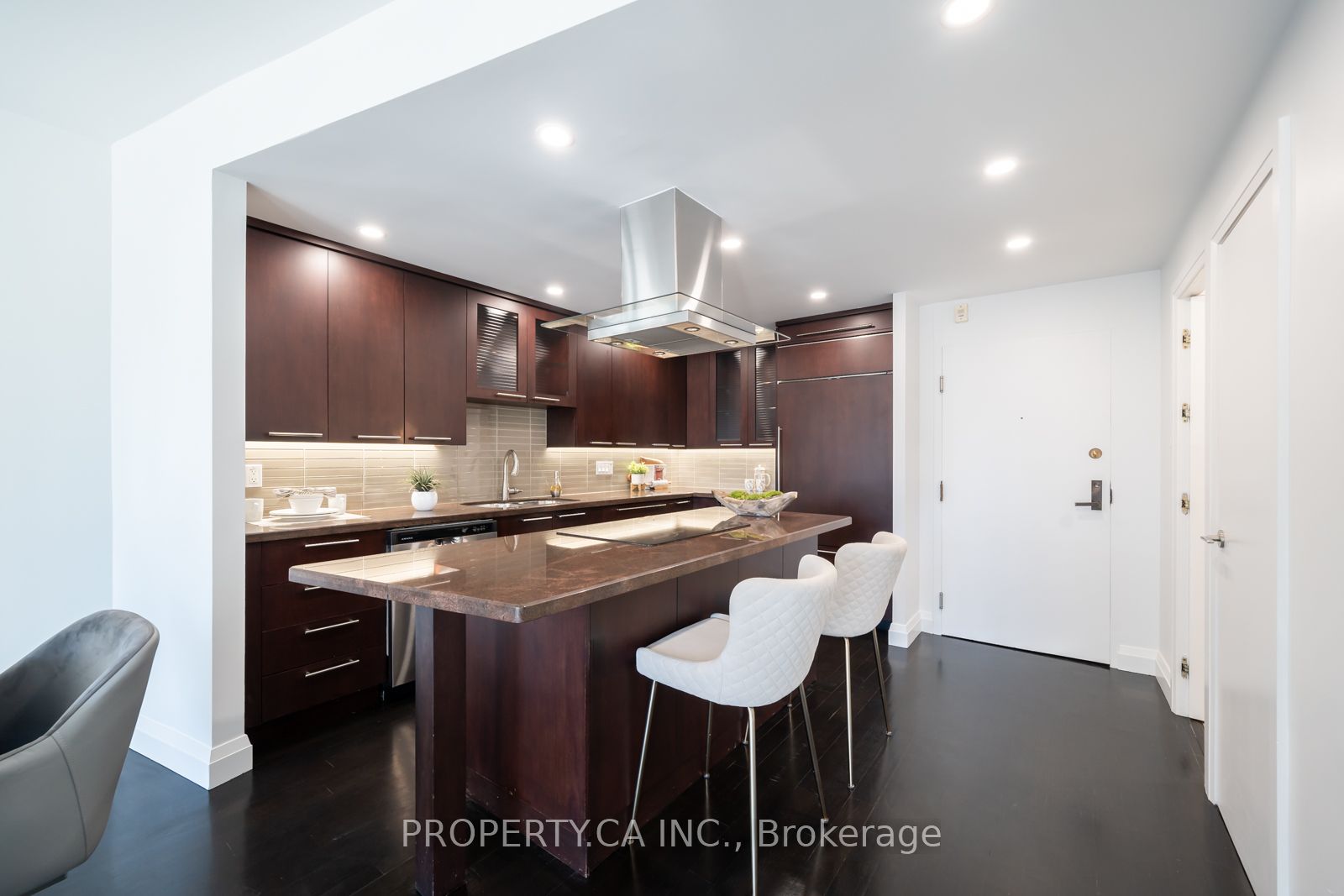 18A Hazelton Ave Unit: 304