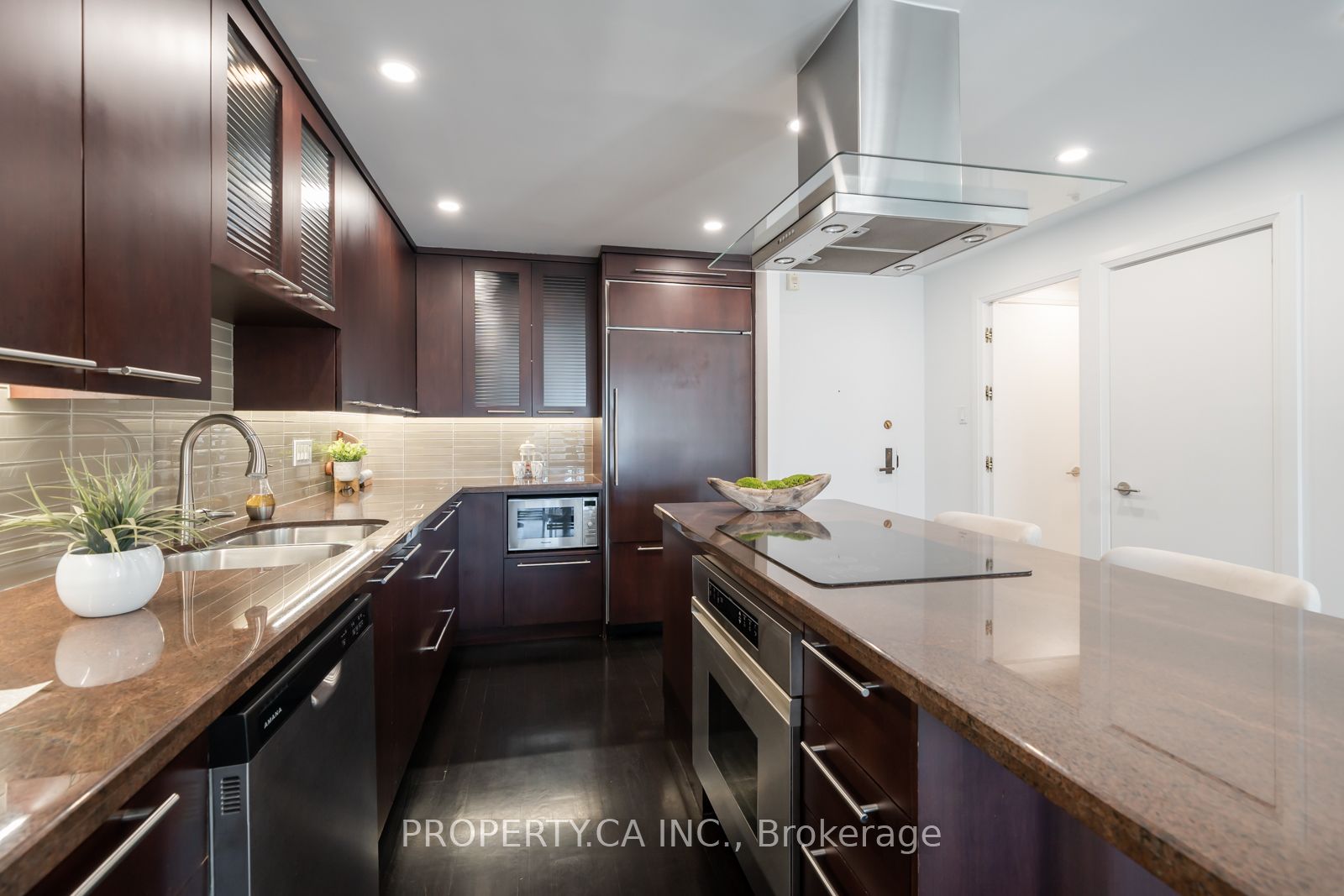 18A Hazelton Ave Unit: 304