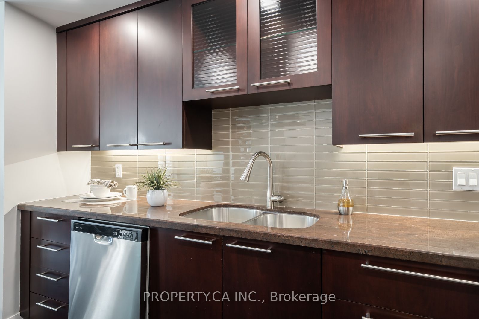 18A Hazelton Ave Unit: 304