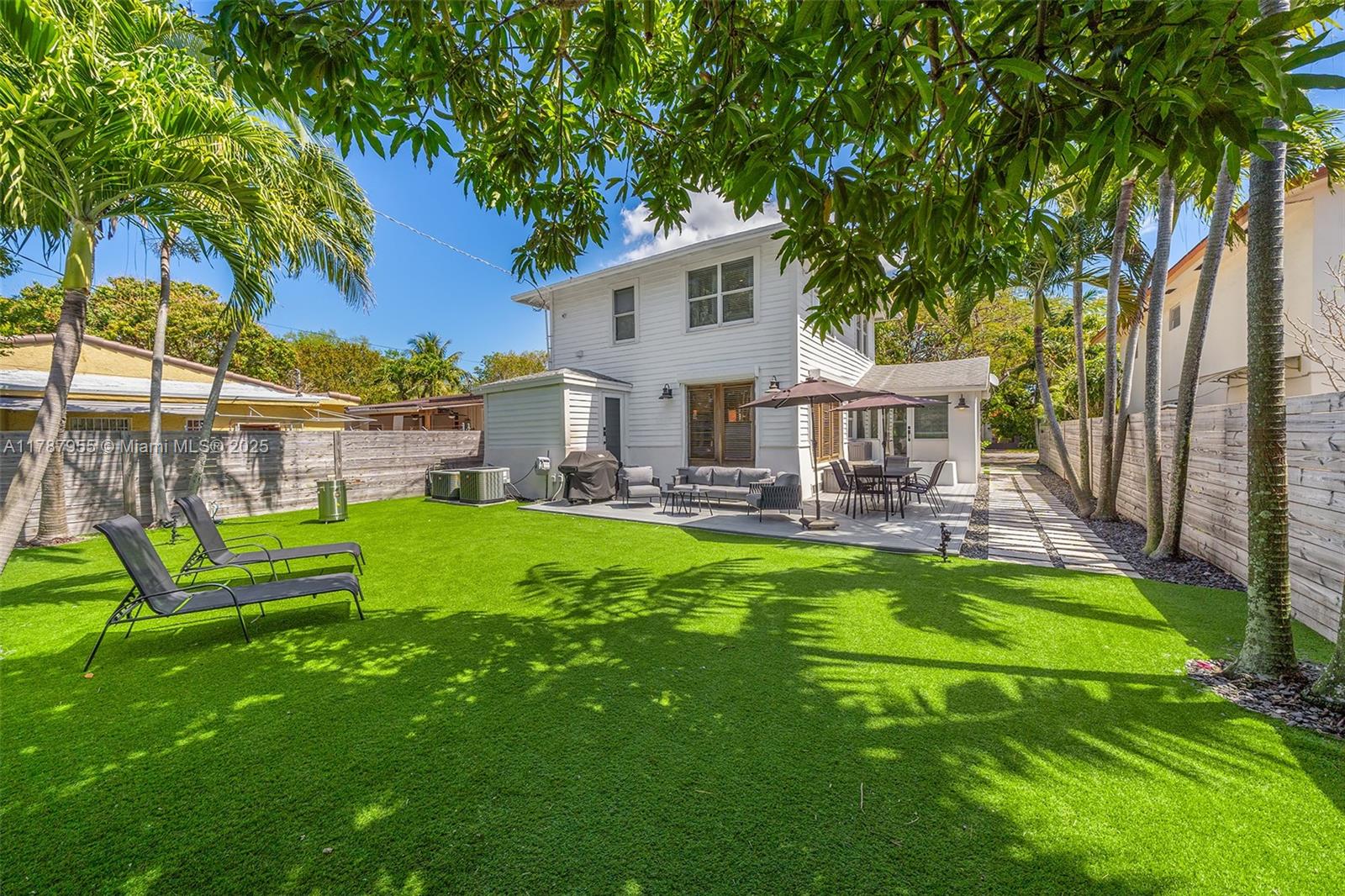 1130 SW 23rd Ave
