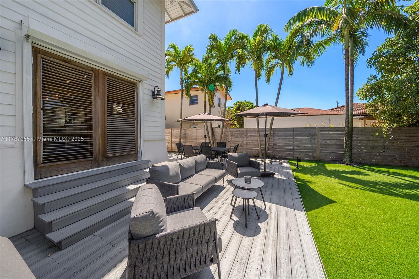 1130 SW 23rd Ave