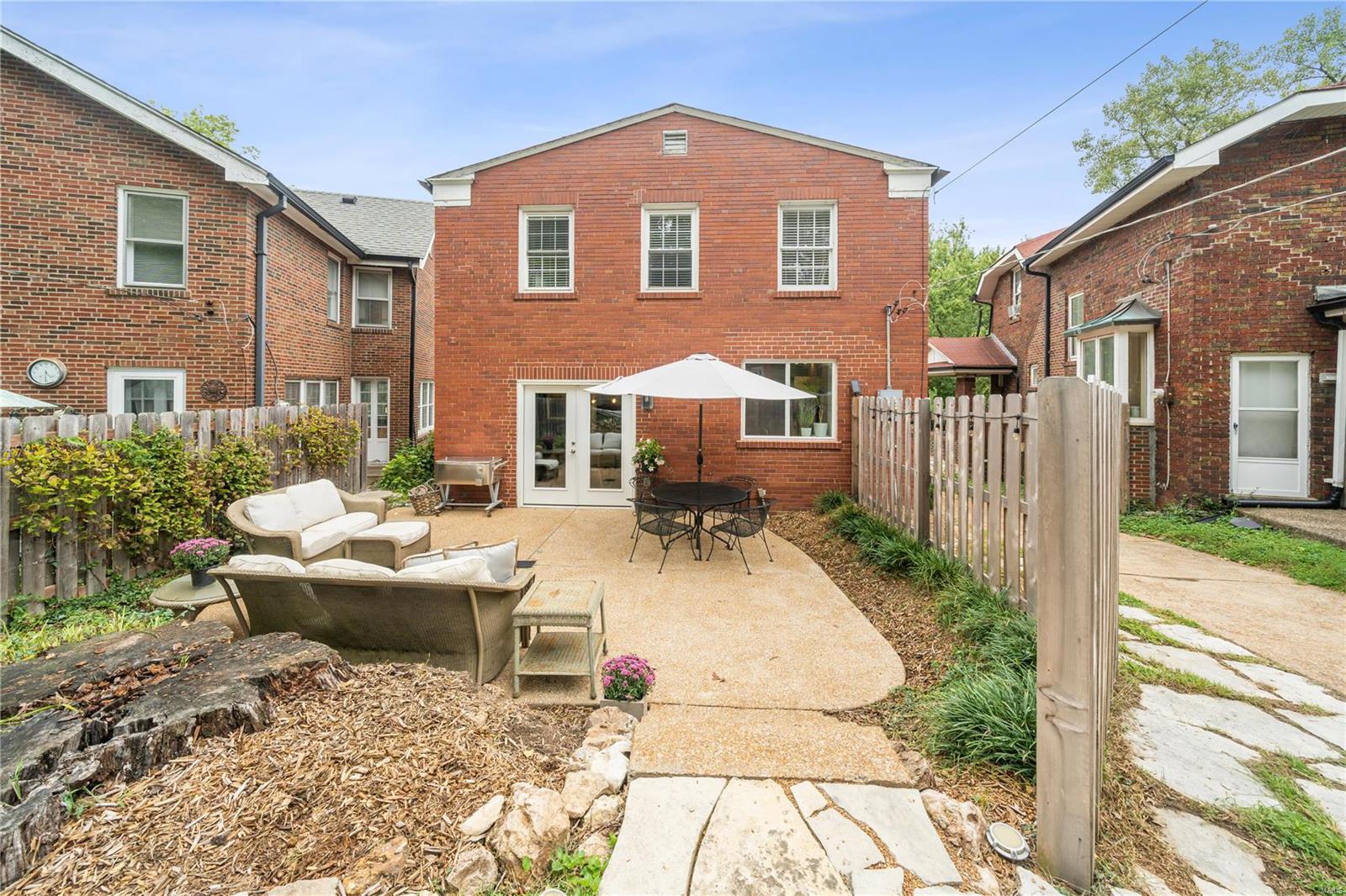 7040 Northmoor Drive