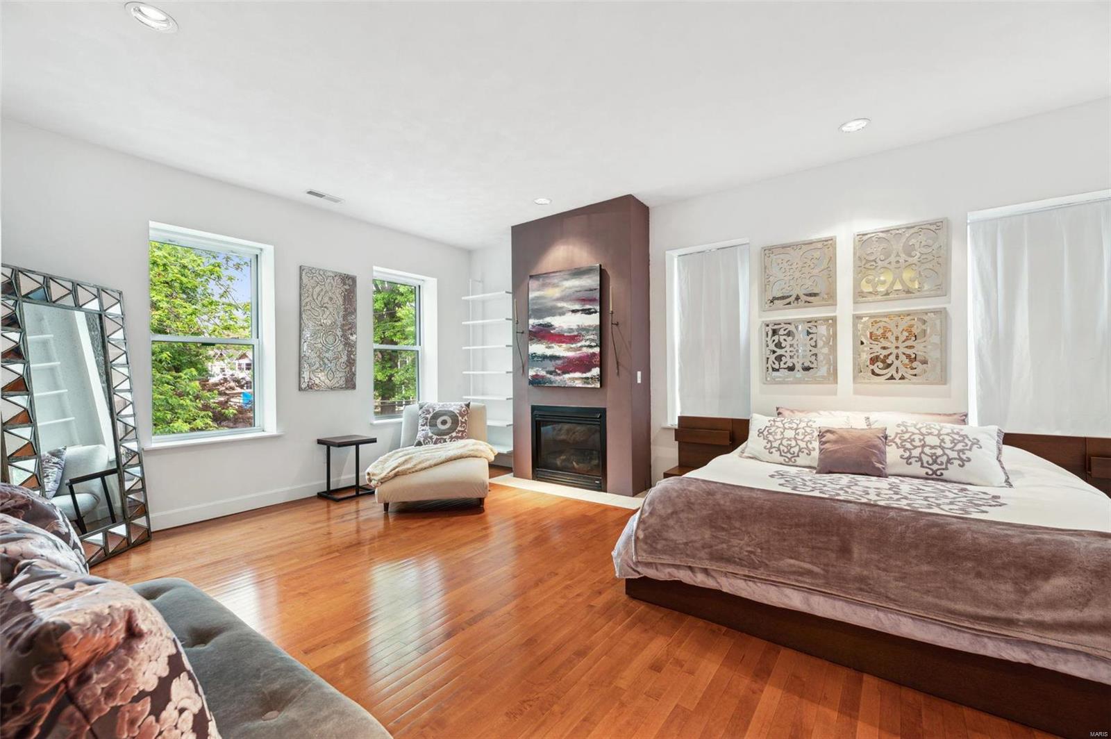 1920 Longfellow Boulevard