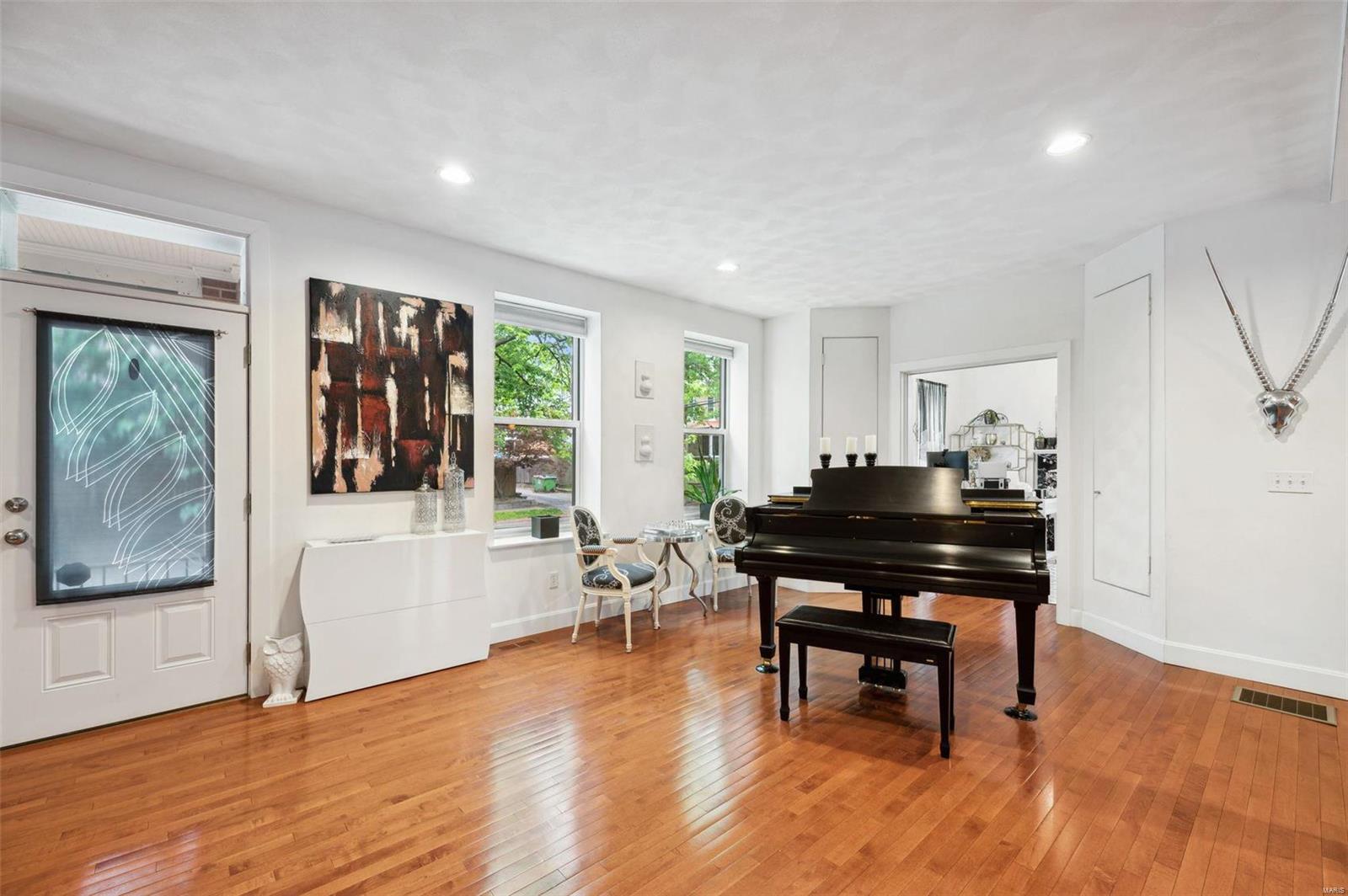 1920 Longfellow Boulevard