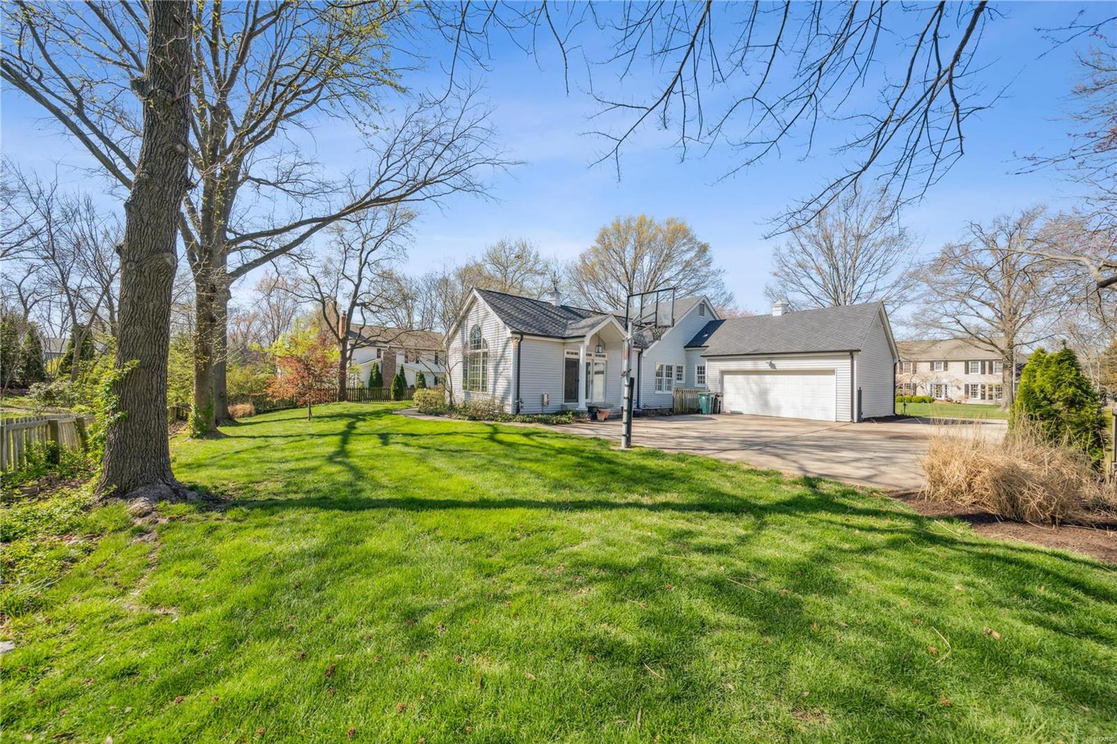 814 Kings Cliff Road