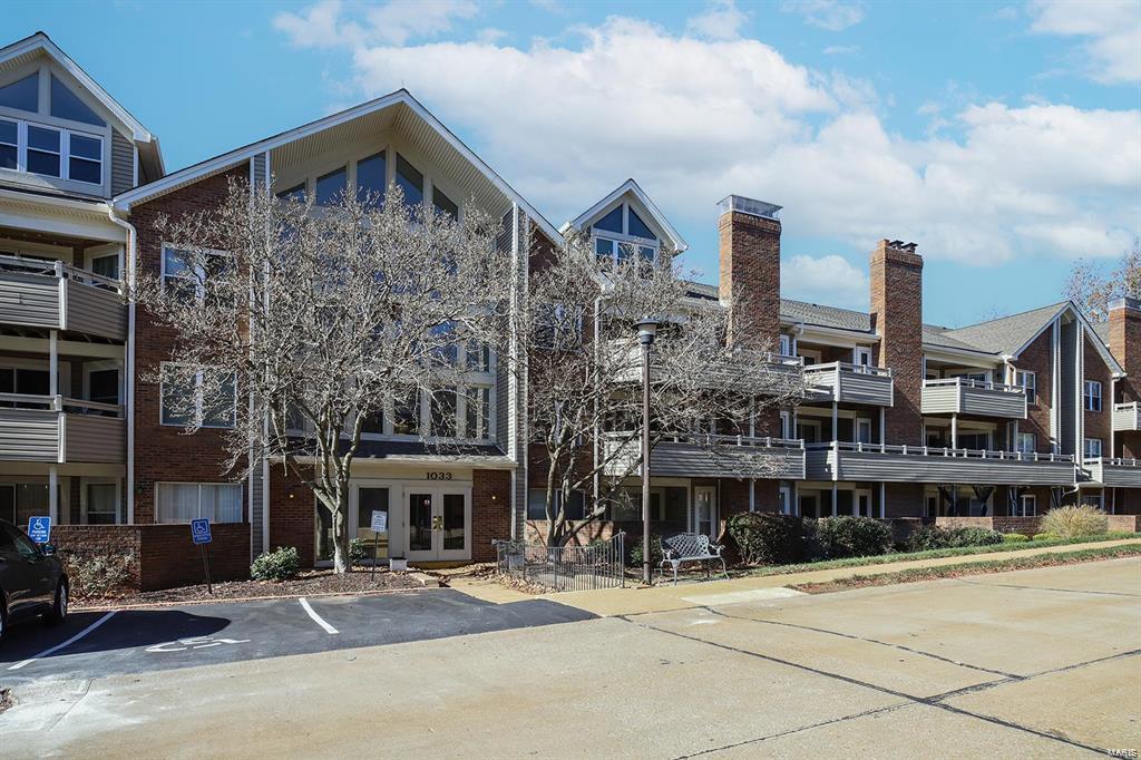 1033 Wilton Royal Drive Unit: 301