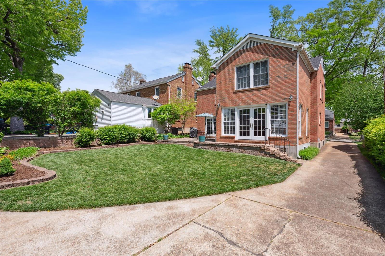 2121 Parkridge Avenue