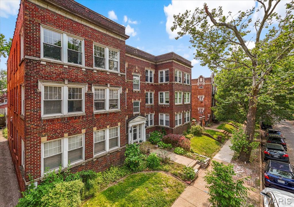 6318 Southwood Avenue Unit: 1W